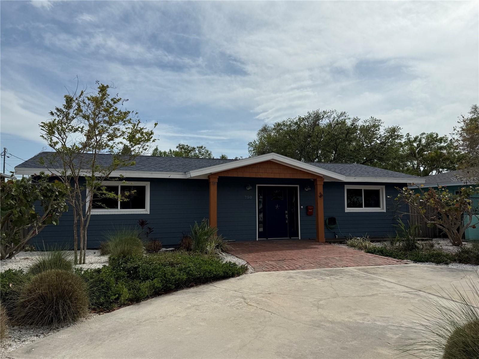 750 41ST AVE NE, ST PETERSBURG, FL, 33703