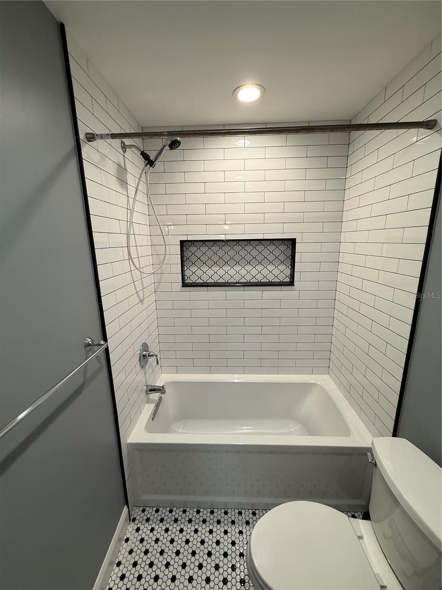 750 41ST AVE NE, ST PETERSBURG, FL, 33703