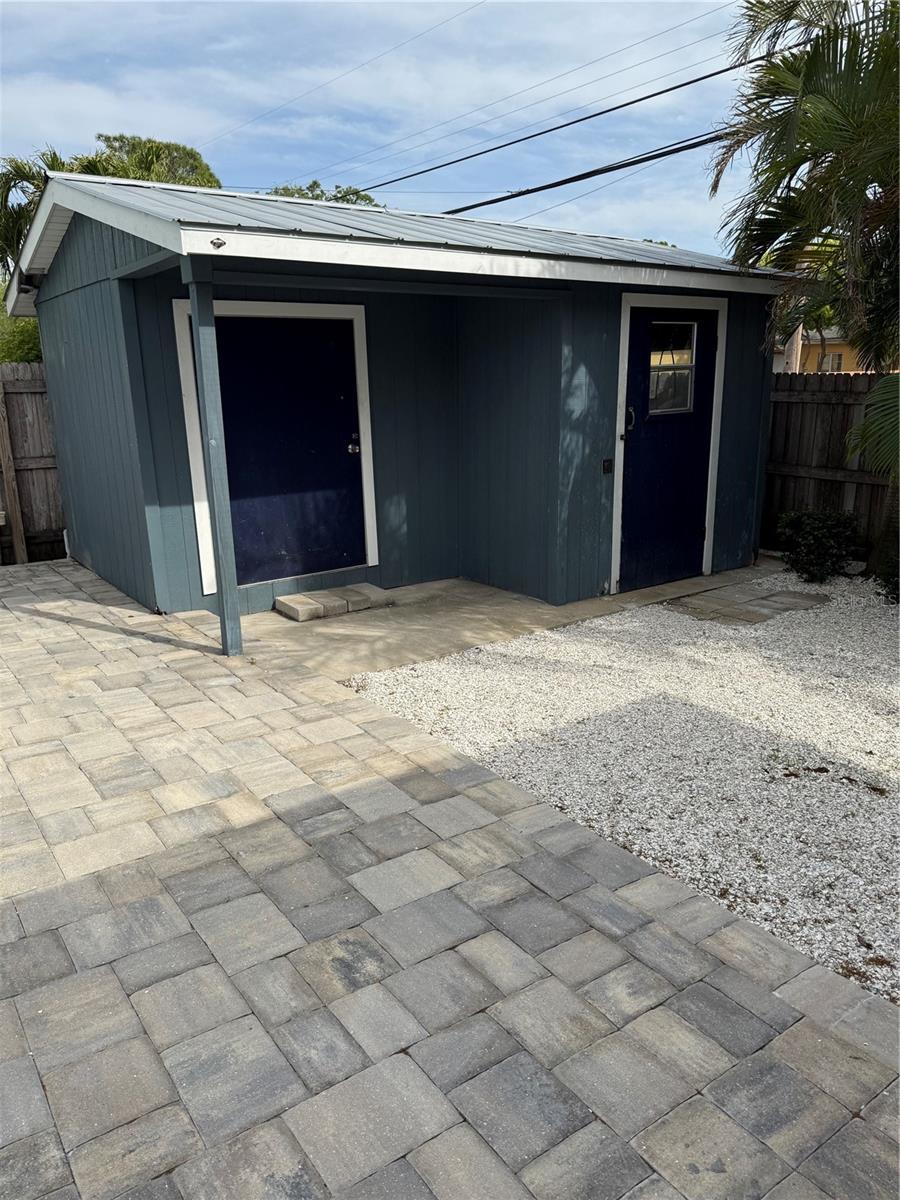 750 41ST AVE NE, ST PETERSBURG, FL, 33703