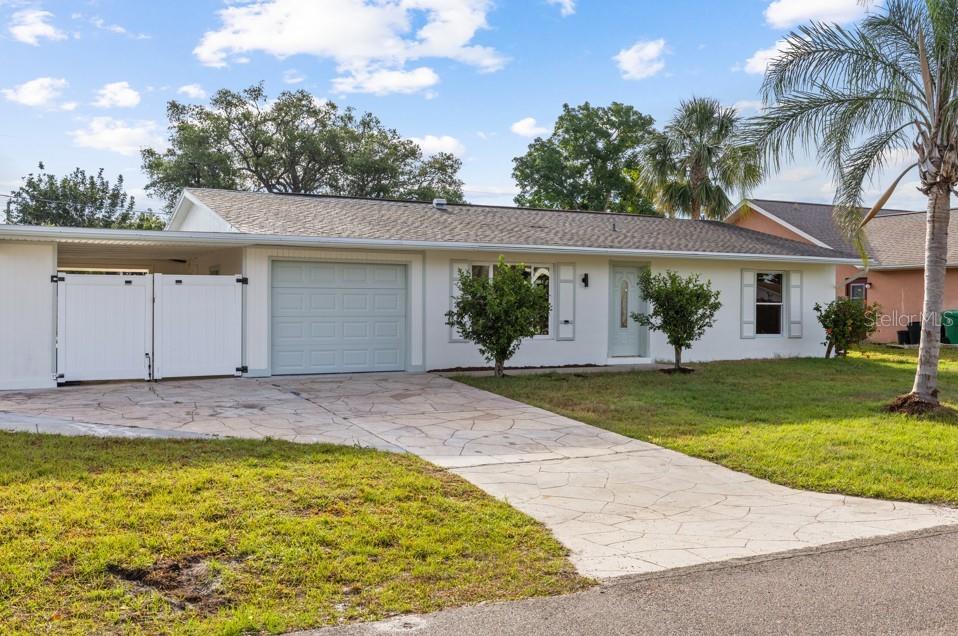 2070 CARPETGREEN ST, PORT CHARLOTTE, FL, 33948