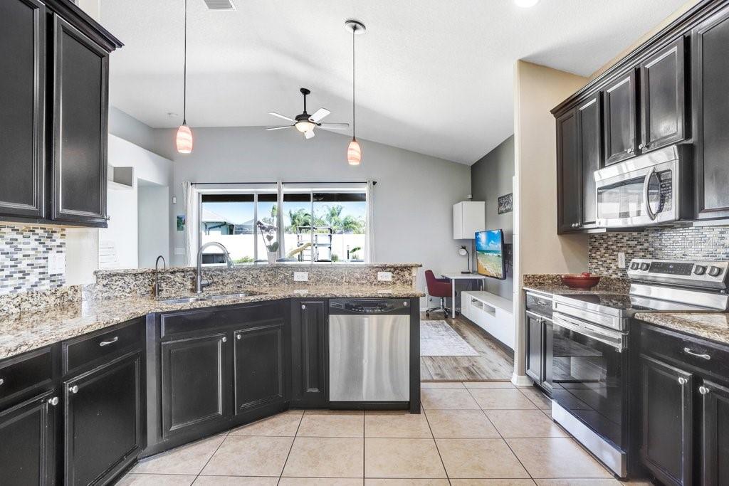 11137 WEMBLEY LANDING DR, LITHIA, FL, 33547