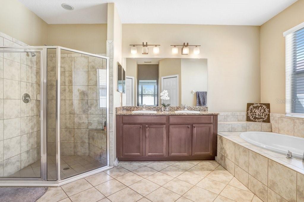 11137 WEMBLEY LANDING DR, LITHIA, FL, 33547