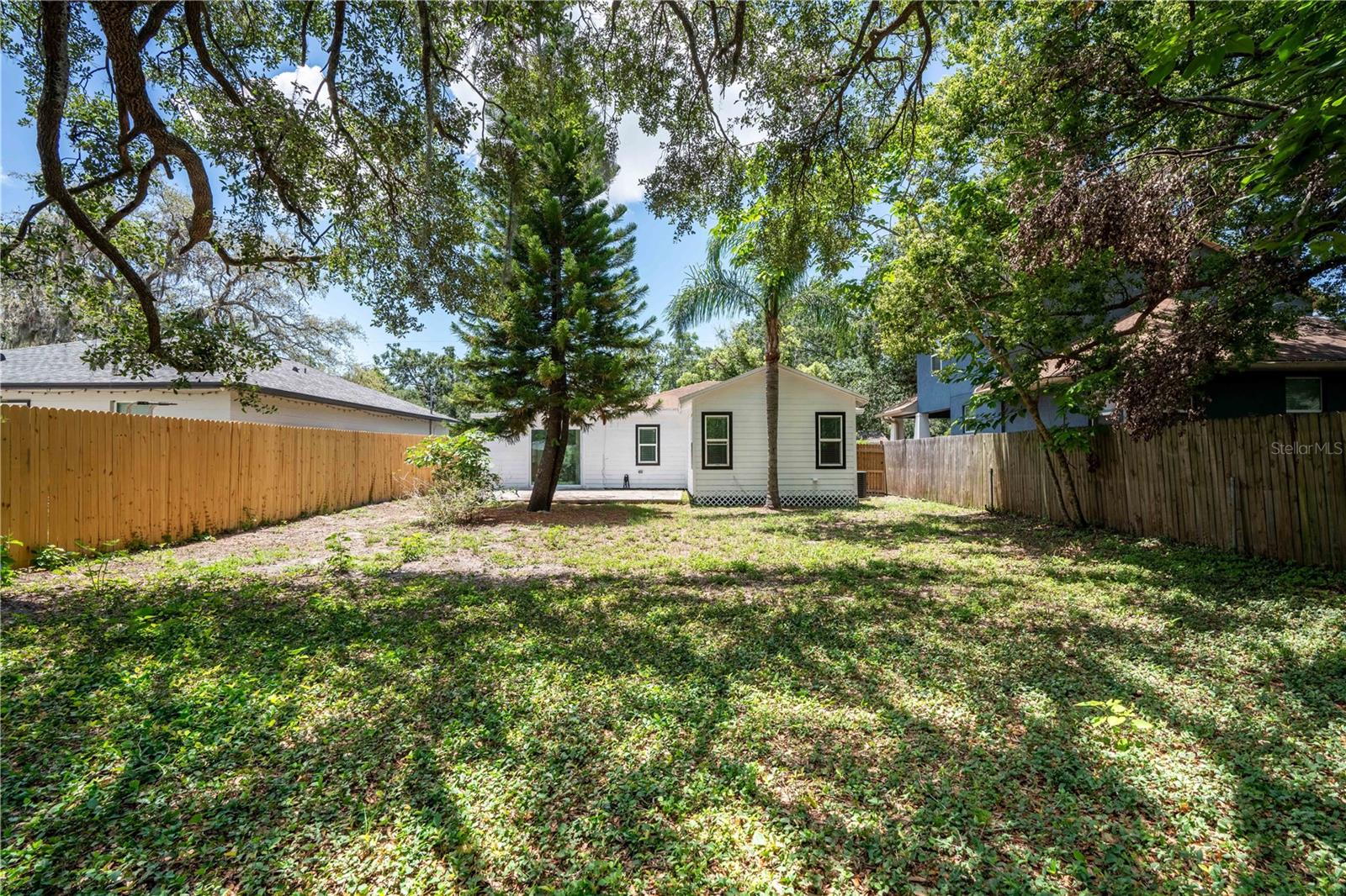1906 E IDLEWILD AVE, TAMPA, FL, 33610