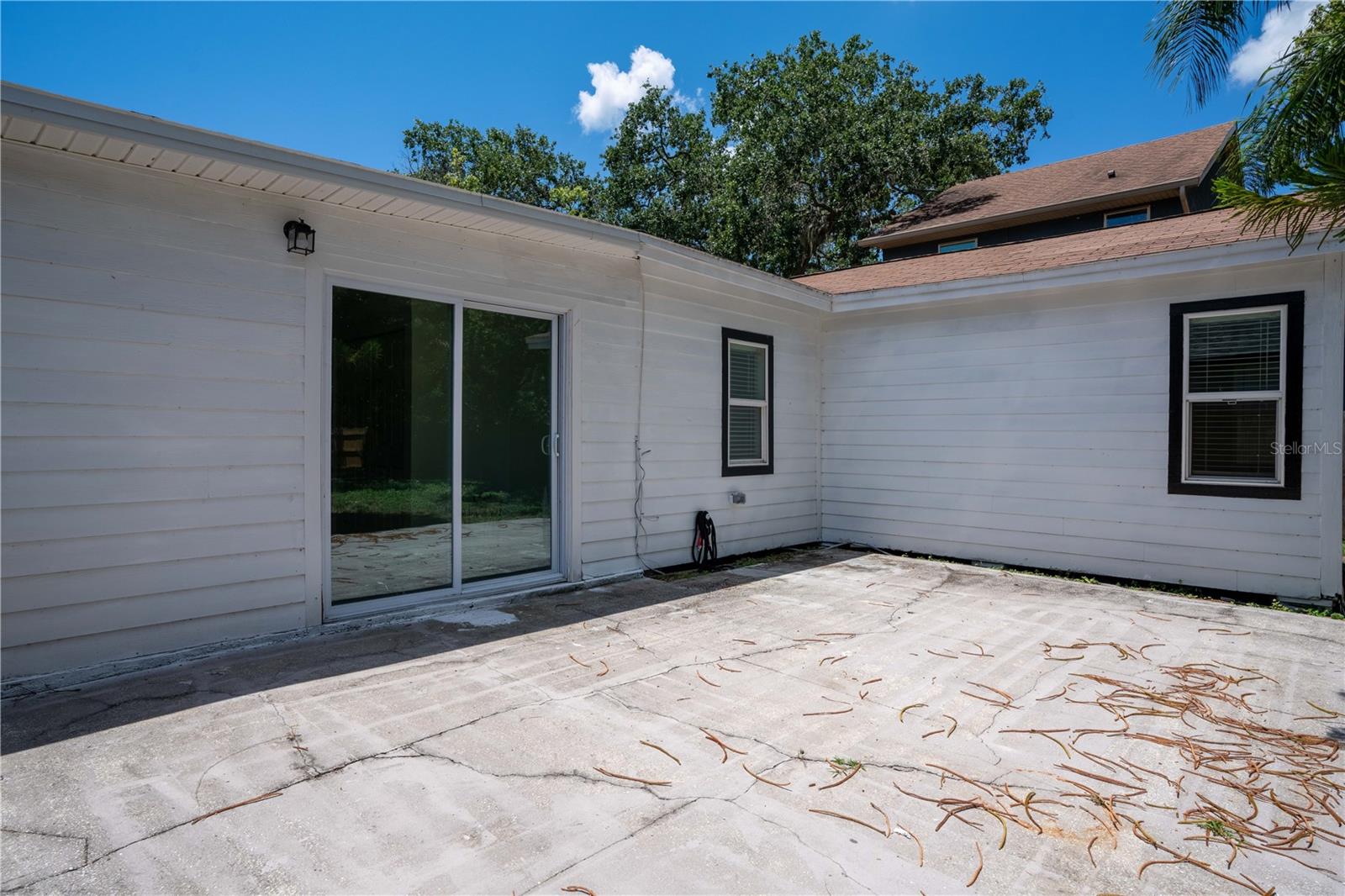 1906 E IDLEWILD AVE, TAMPA, FL, 33610