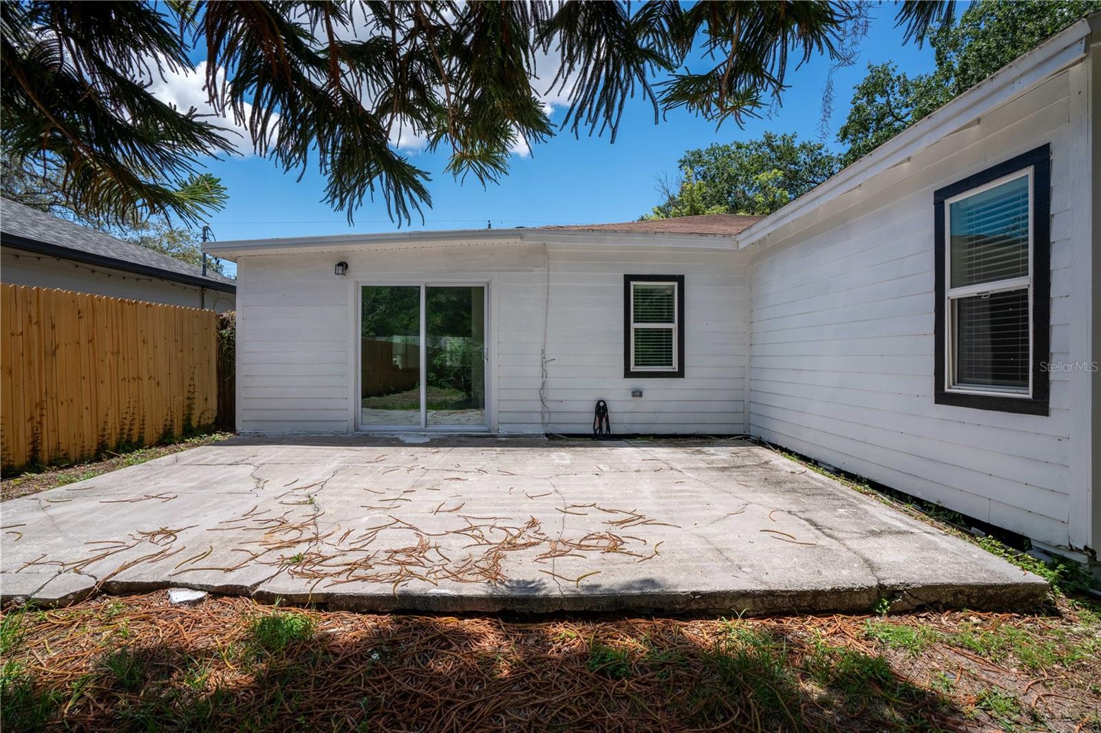 1906 E IDLEWILD AVE, TAMPA, FL, 33610