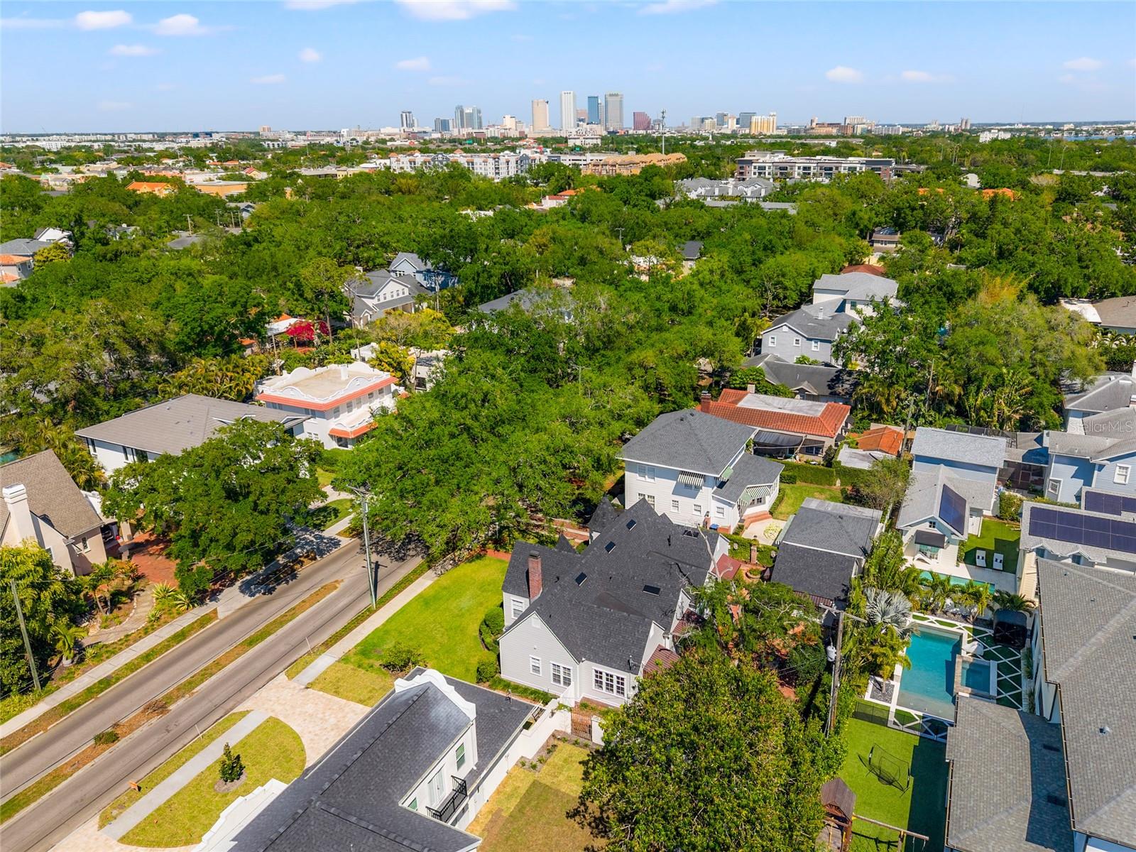 2516 W MORRISON AVE, TAMPA, FL, 33629
