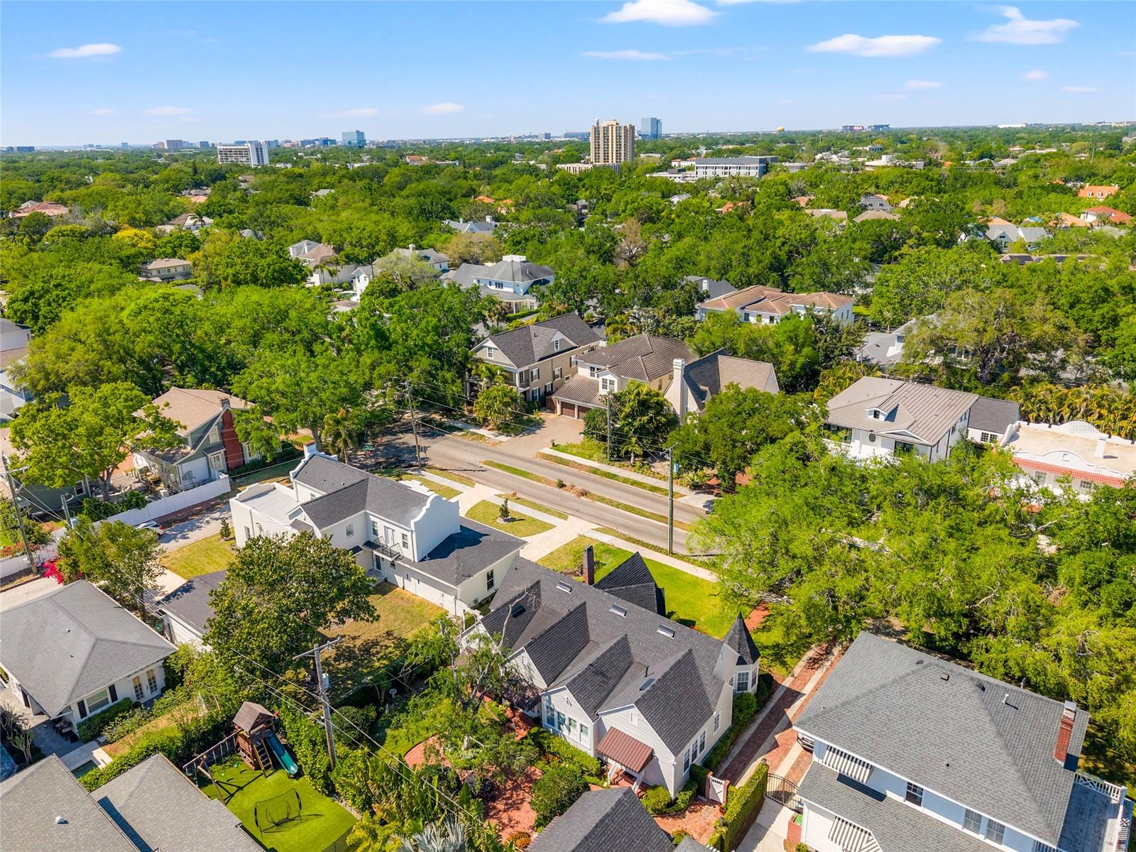 2516 W MORRISON AVE, TAMPA, FL, 33629