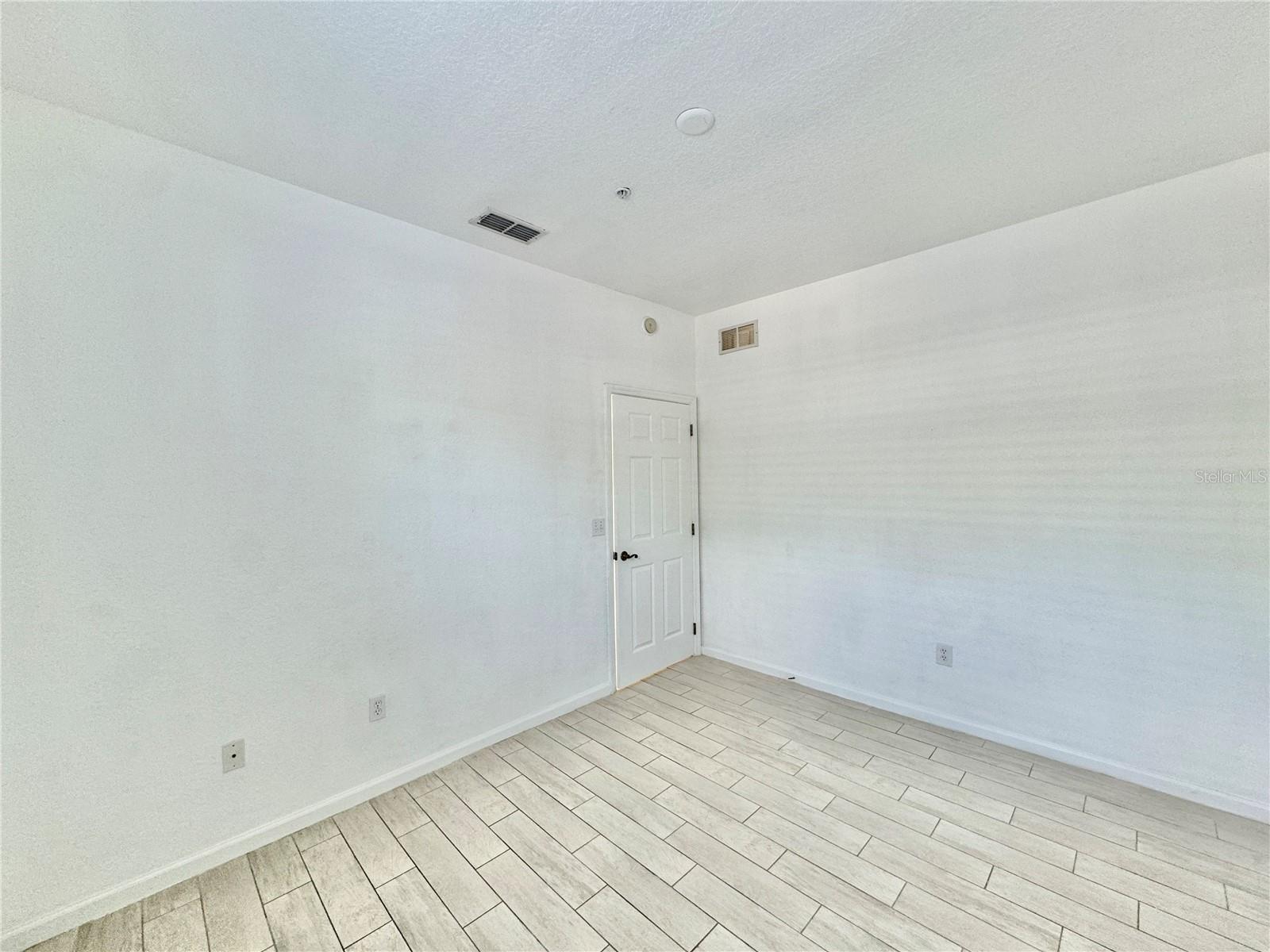 3001 LAUREL PARK LN #102, KISSIMMEE, FL, 34741