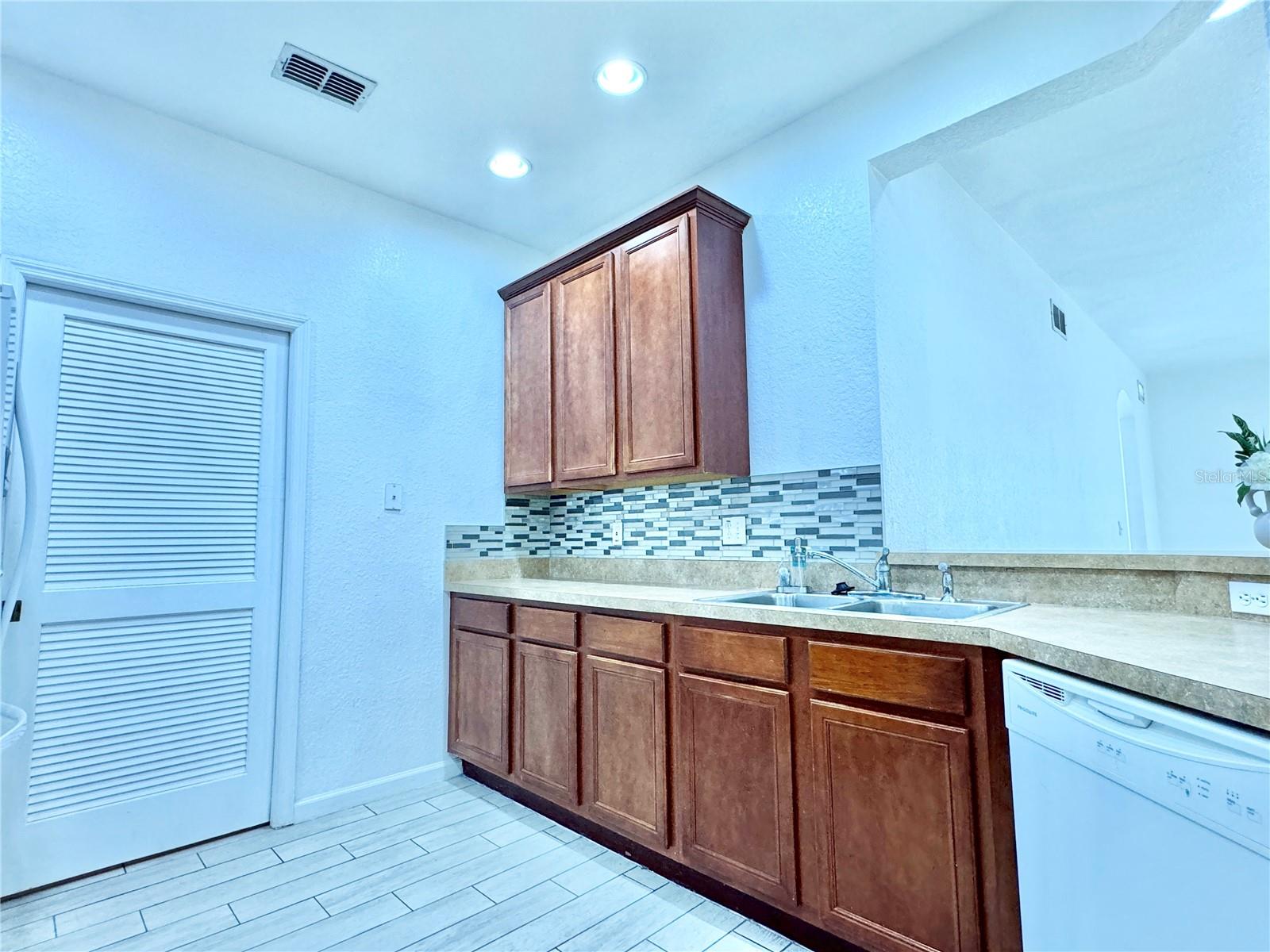 3001 LAUREL PARK LN #102, KISSIMMEE, FL, 34741