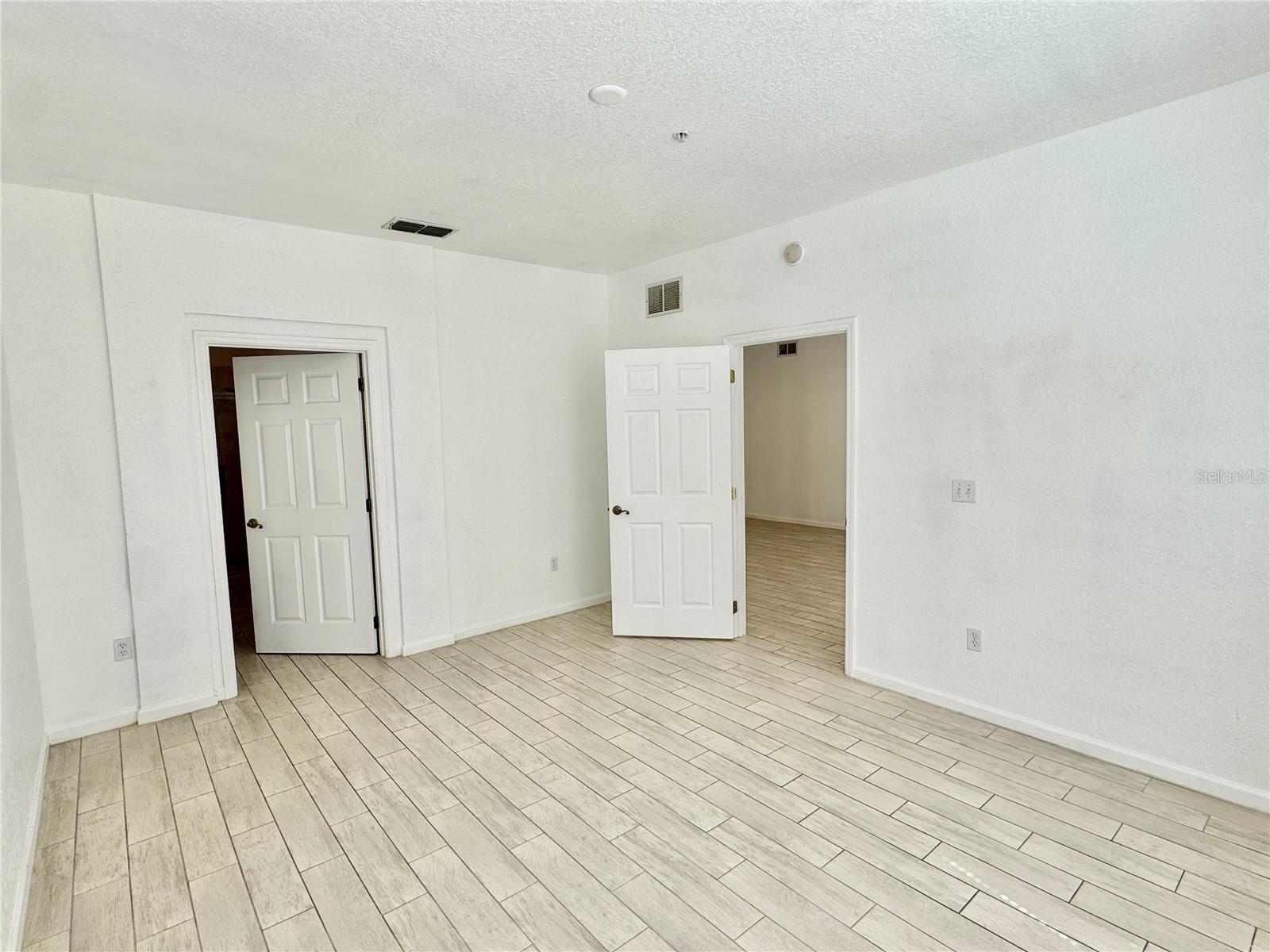 3001 LAUREL PARK LN #102, KISSIMMEE, FL, 34741