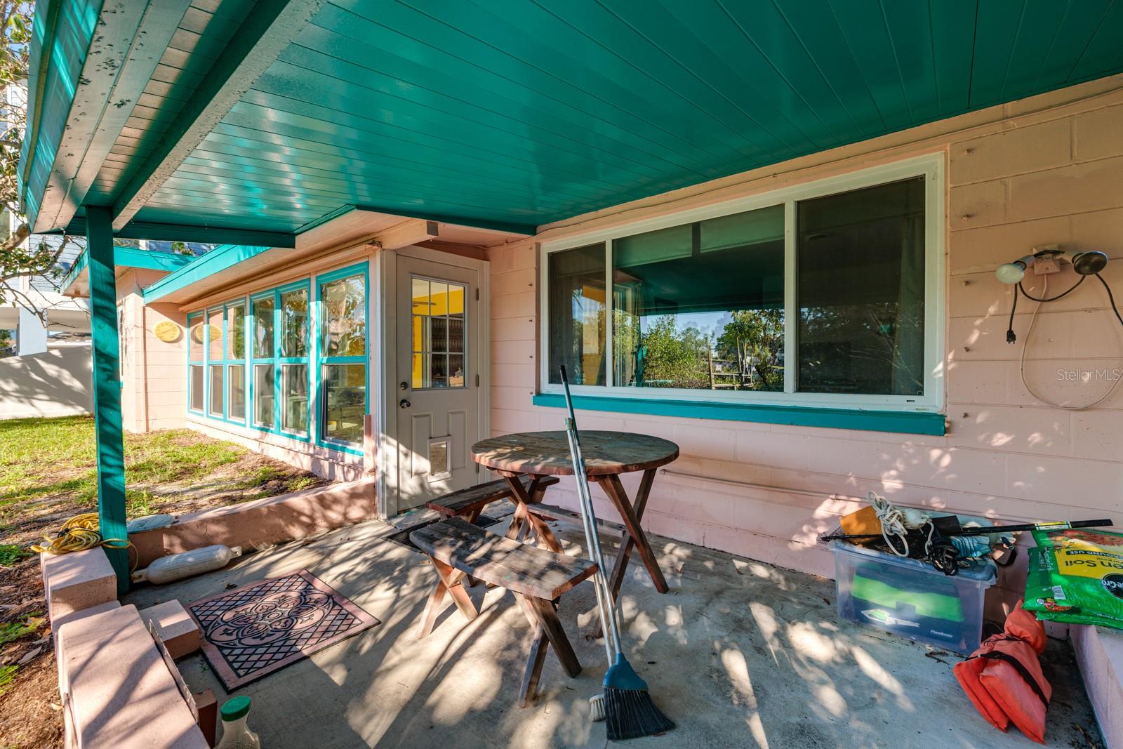 284 SUNLIT COVE DR NE, ST PETERSBURG, FL, 33702