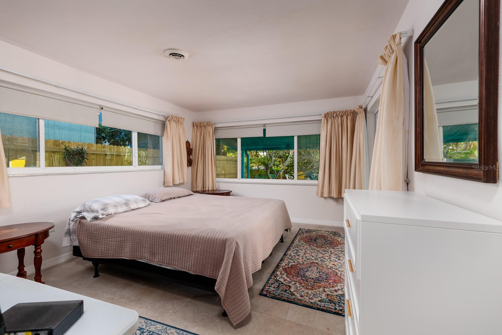 284 SUNLIT COVE DR NE, ST PETERSBURG, FL, 33702