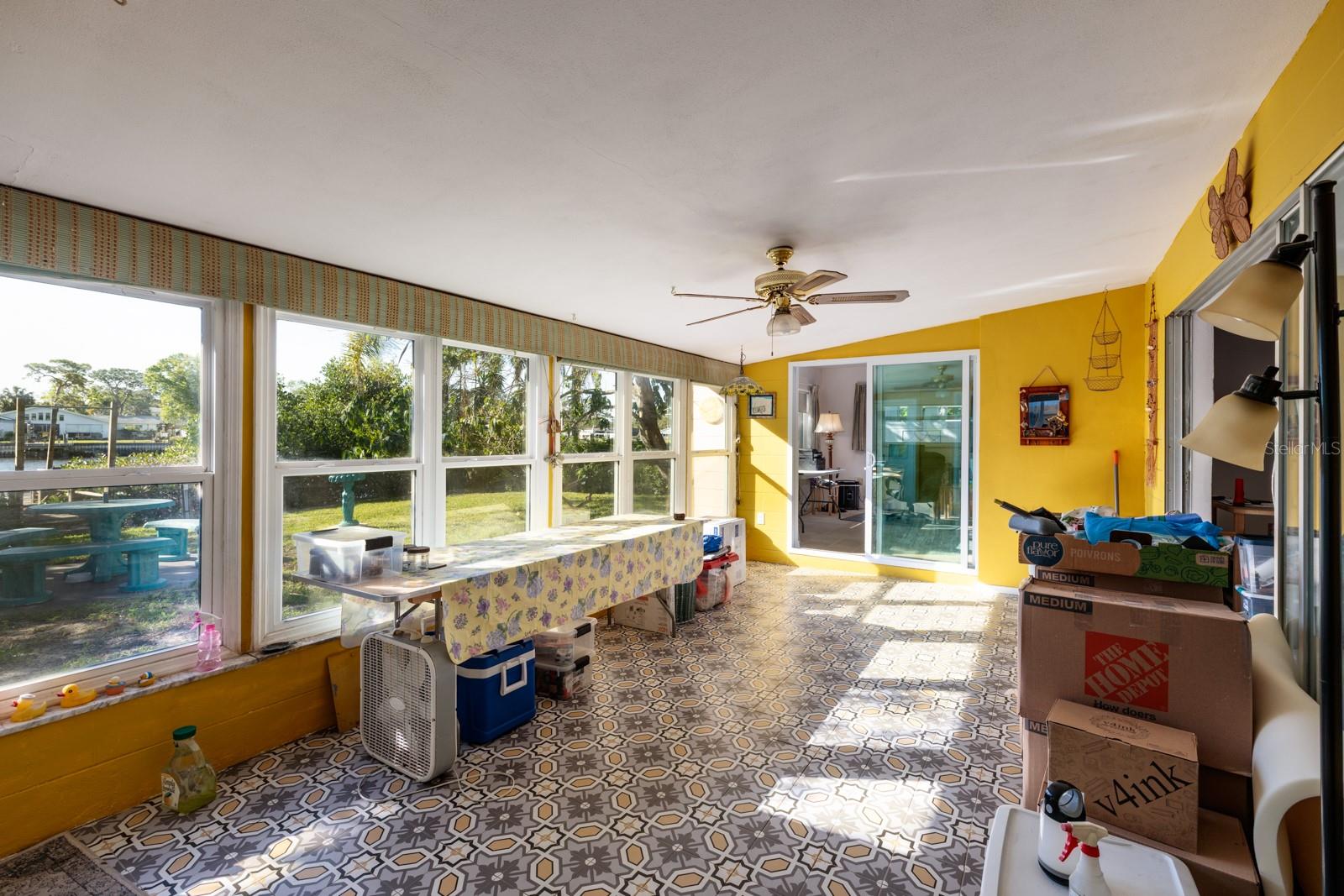 284 SUNLIT COVE DR NE, ST PETERSBURG, FL, 33702