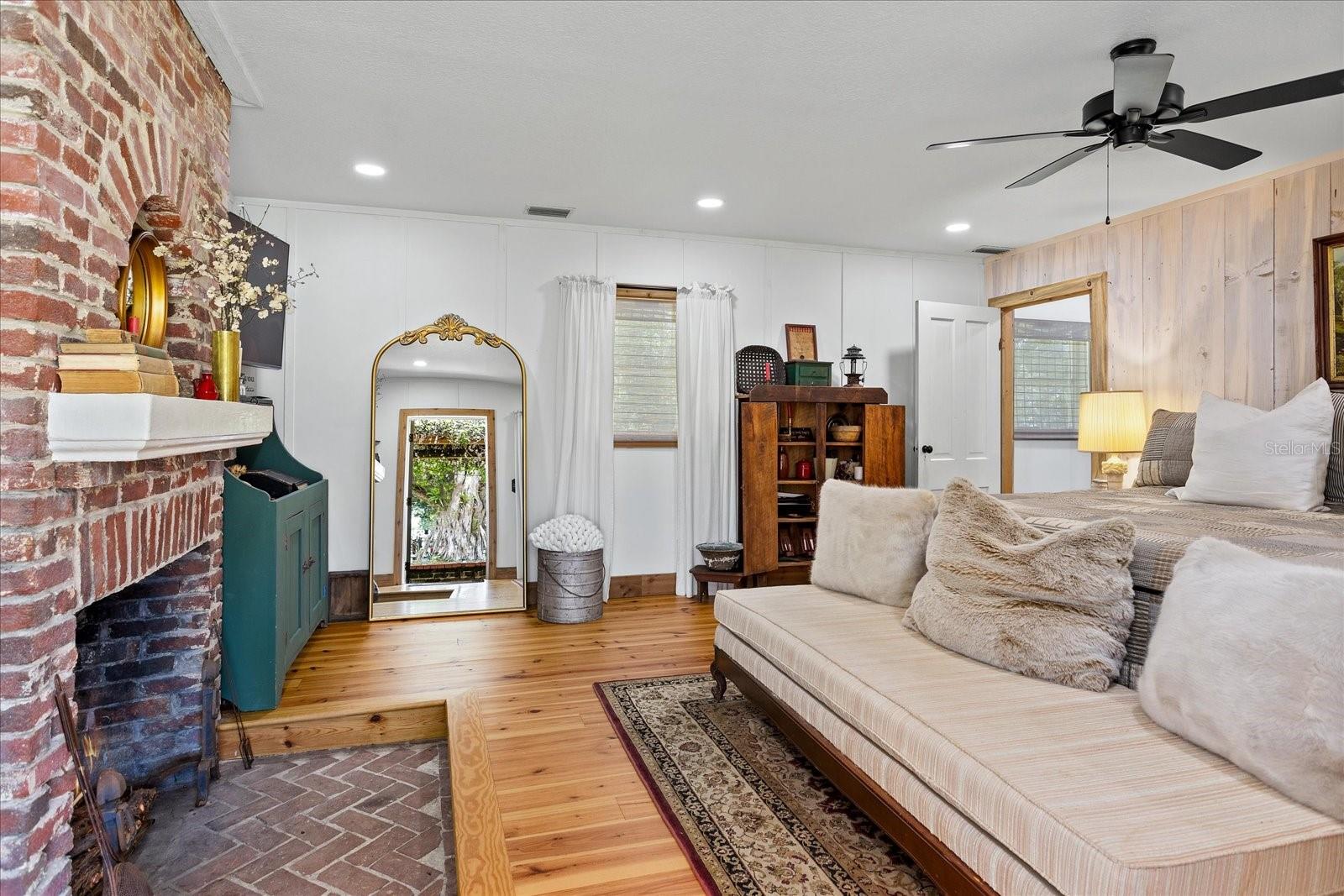 23730 FRANKLIN AVE, SORRENTO, FL, 32776
