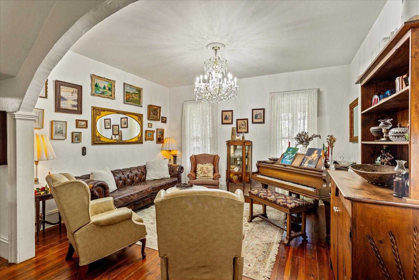 23730 FRANKLIN AVE, SORRENTO, FL, 32776