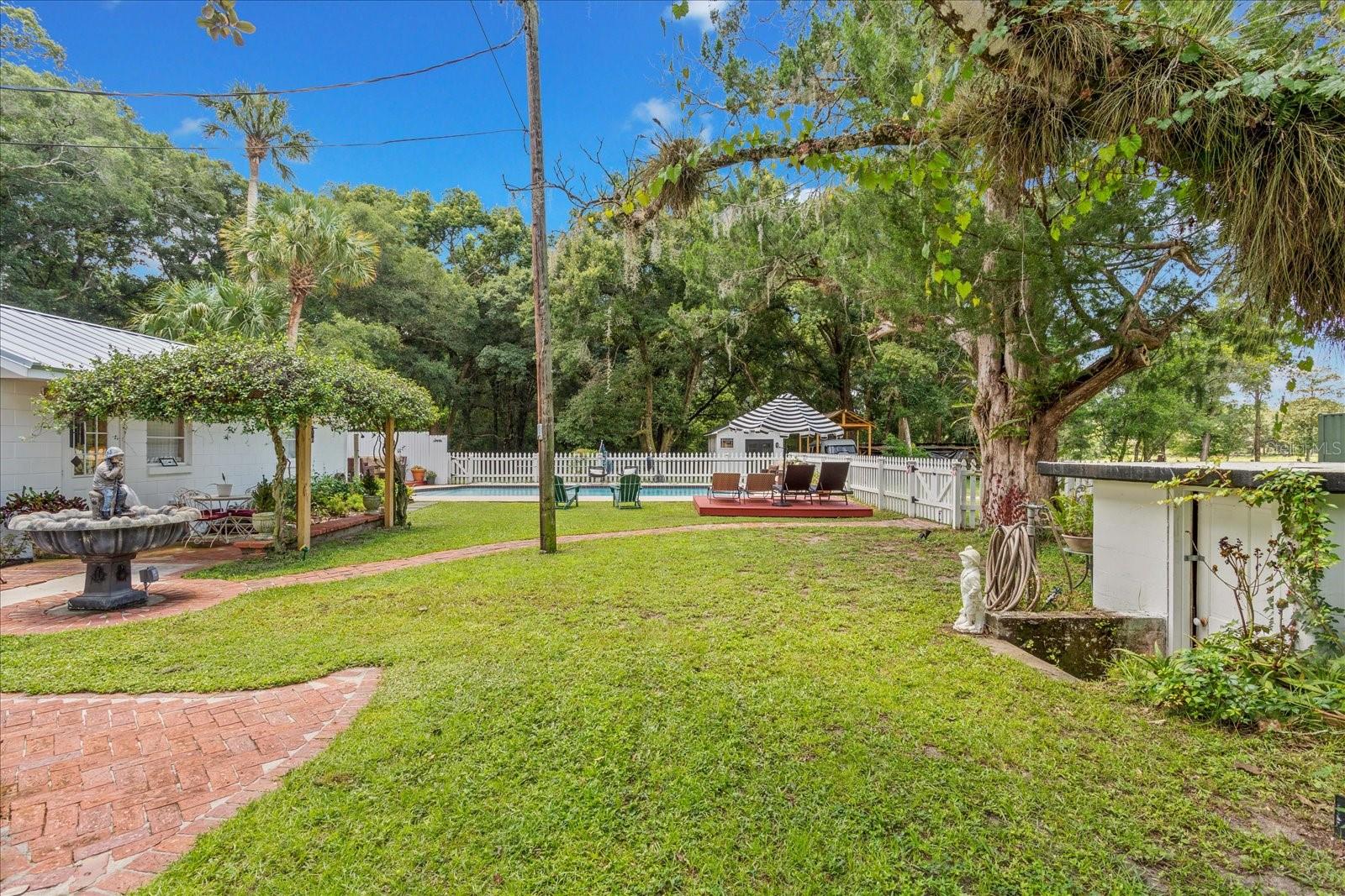23730 FRANKLIN AVE, SORRENTO, FL, 32776