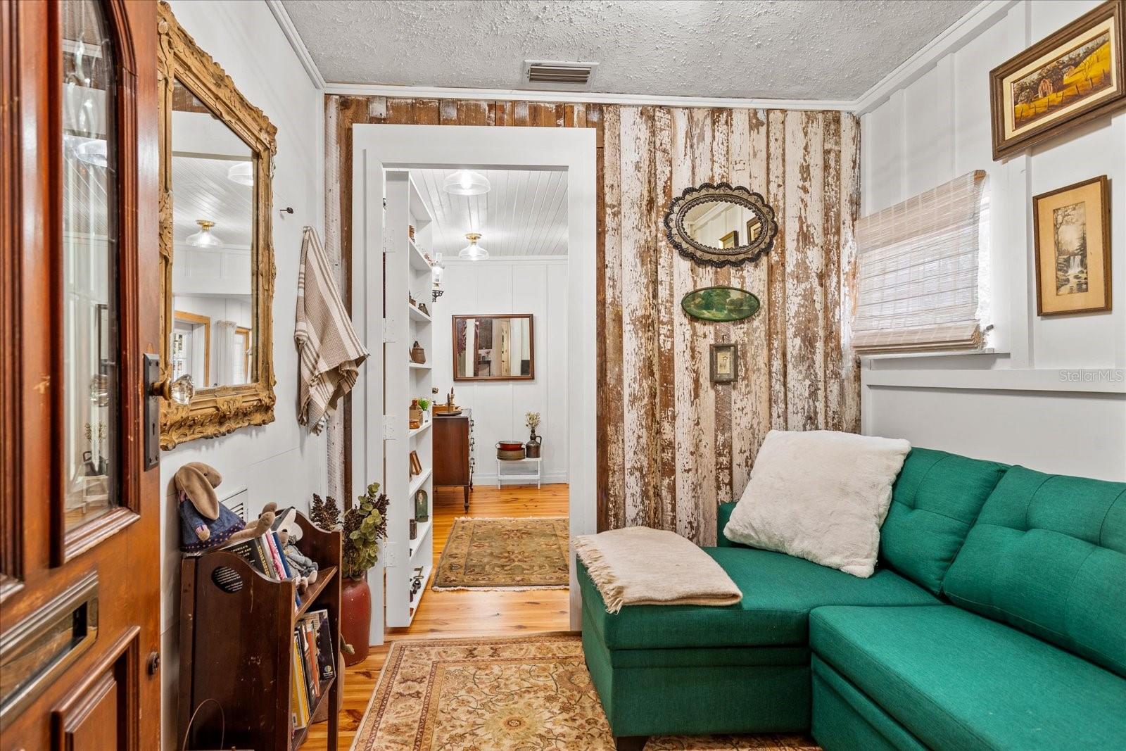 23730 FRANKLIN AVE, SORRENTO, FL, 32776