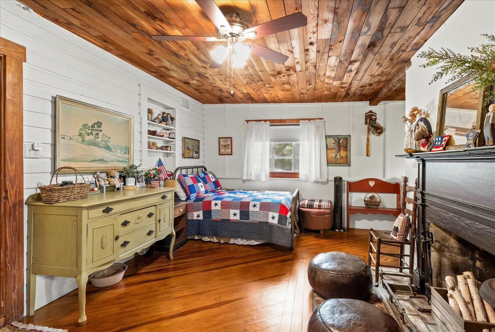 23730 FRANKLIN AVE, SORRENTO, FL, 32776