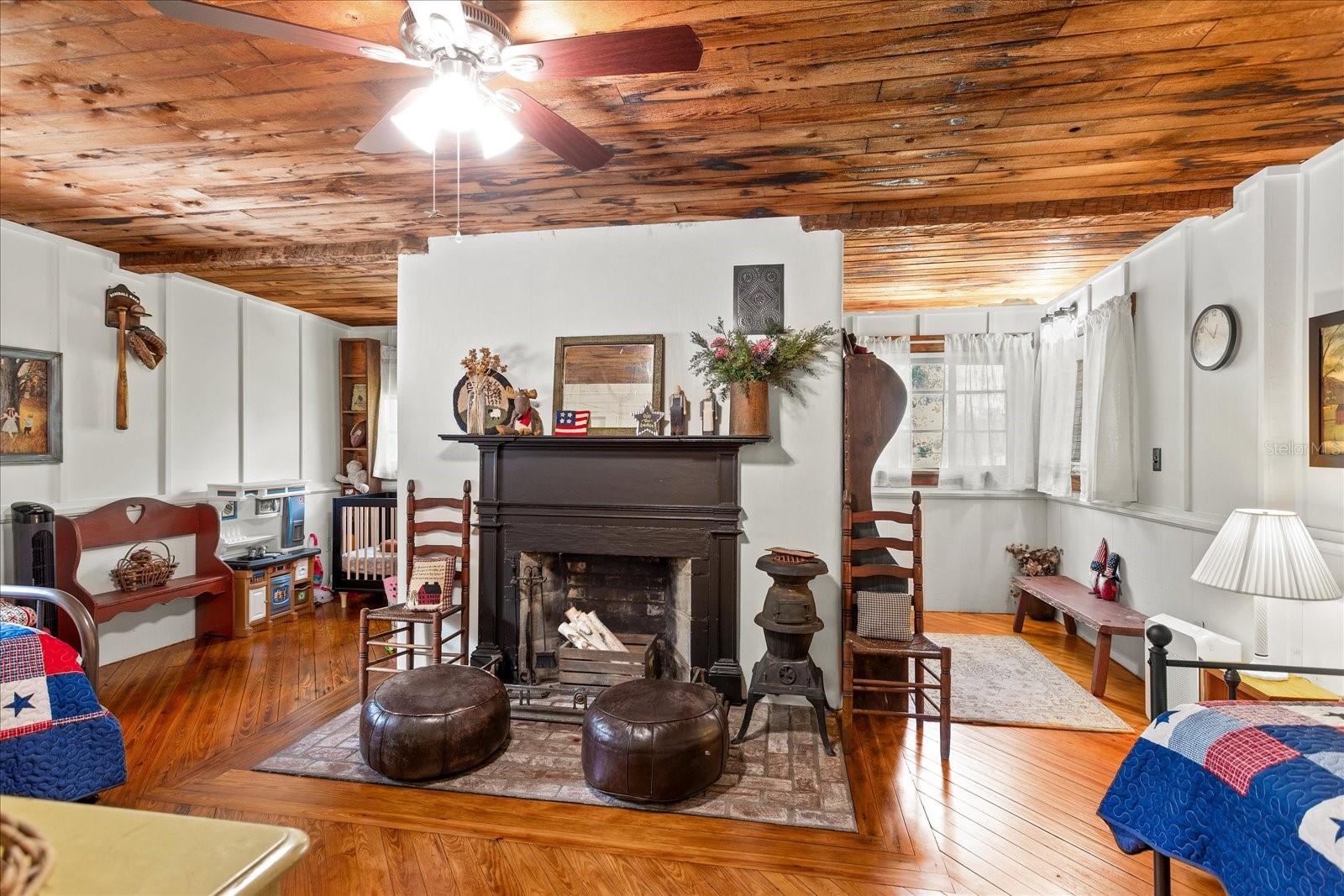 23730 FRANKLIN AVE, SORRENTO, FL, 32776