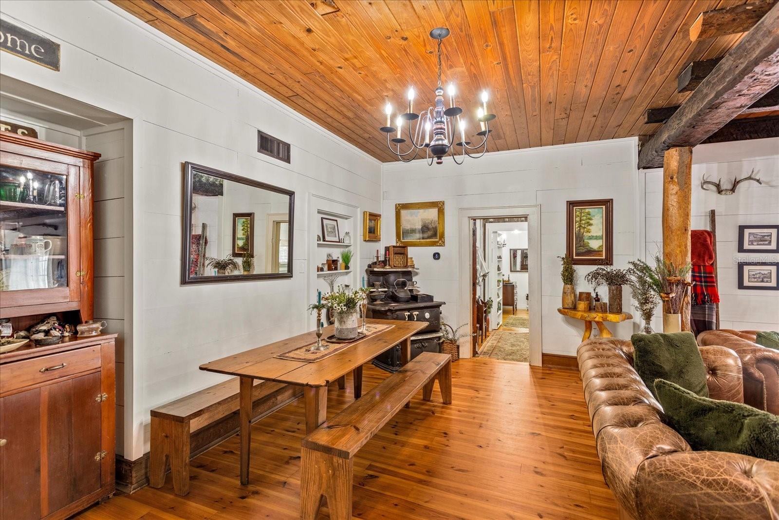 23730 FRANKLIN AVE, SORRENTO, FL, 32776