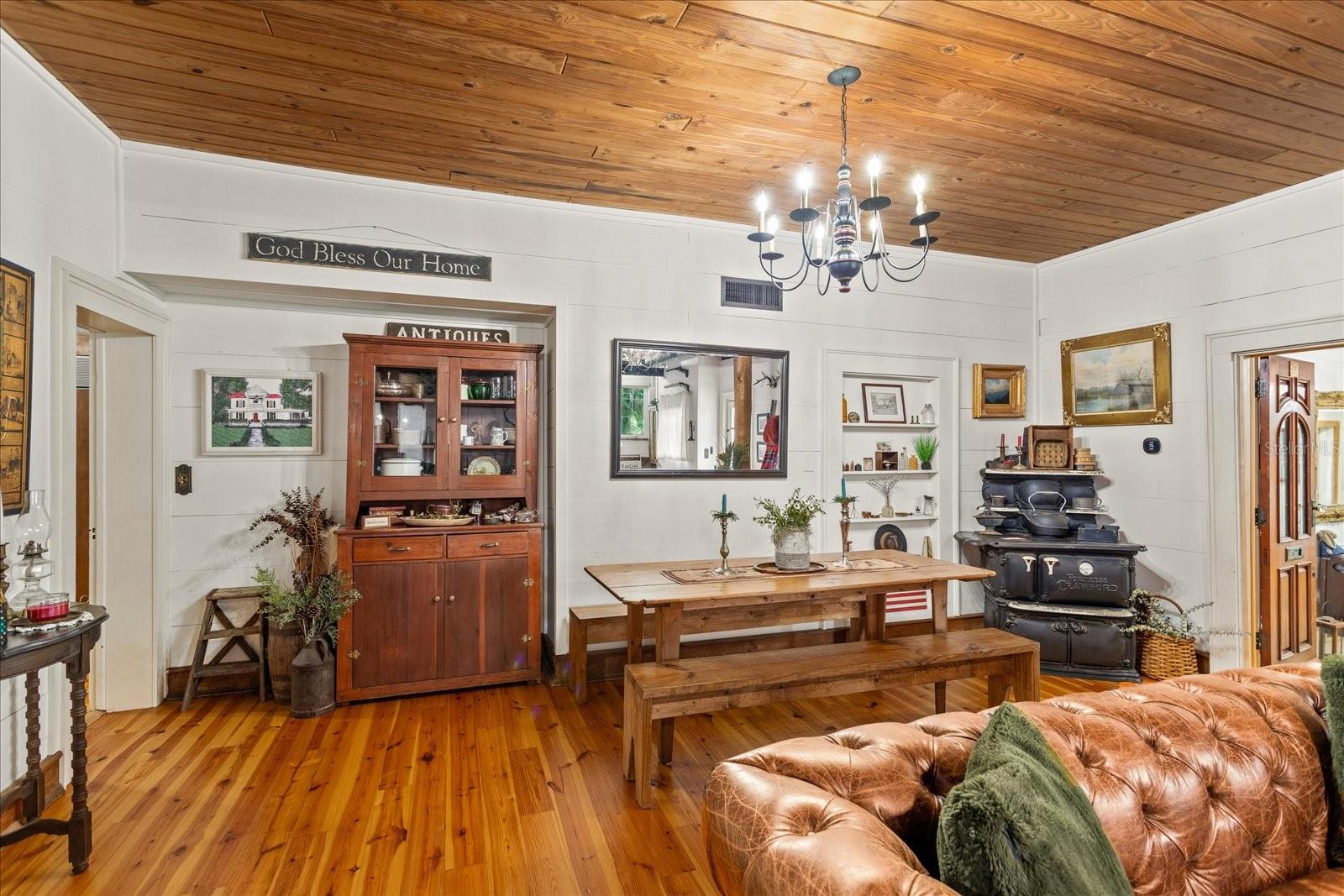 23730 FRANKLIN AVE, SORRENTO, FL, 32776