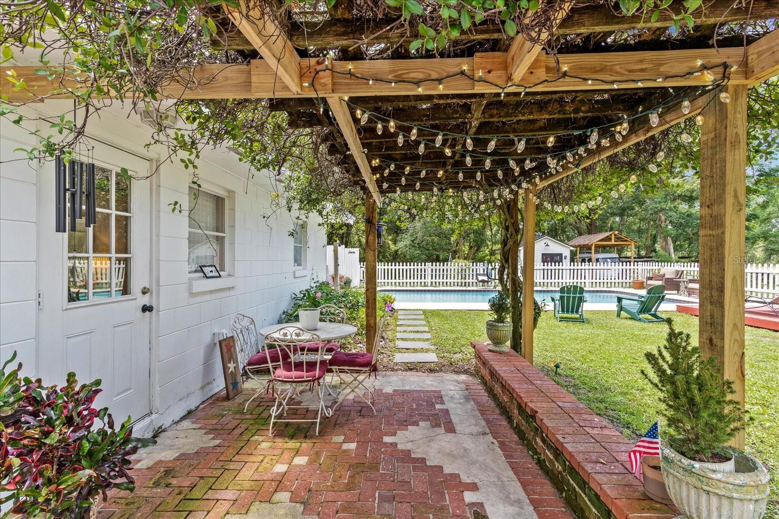 23730 FRANKLIN AVE, SORRENTO, FL, 32776