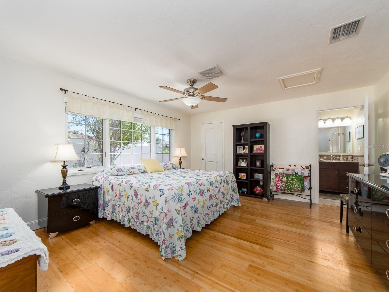 1140 81ST ST S, ST PETERSBURG, FL, 33707