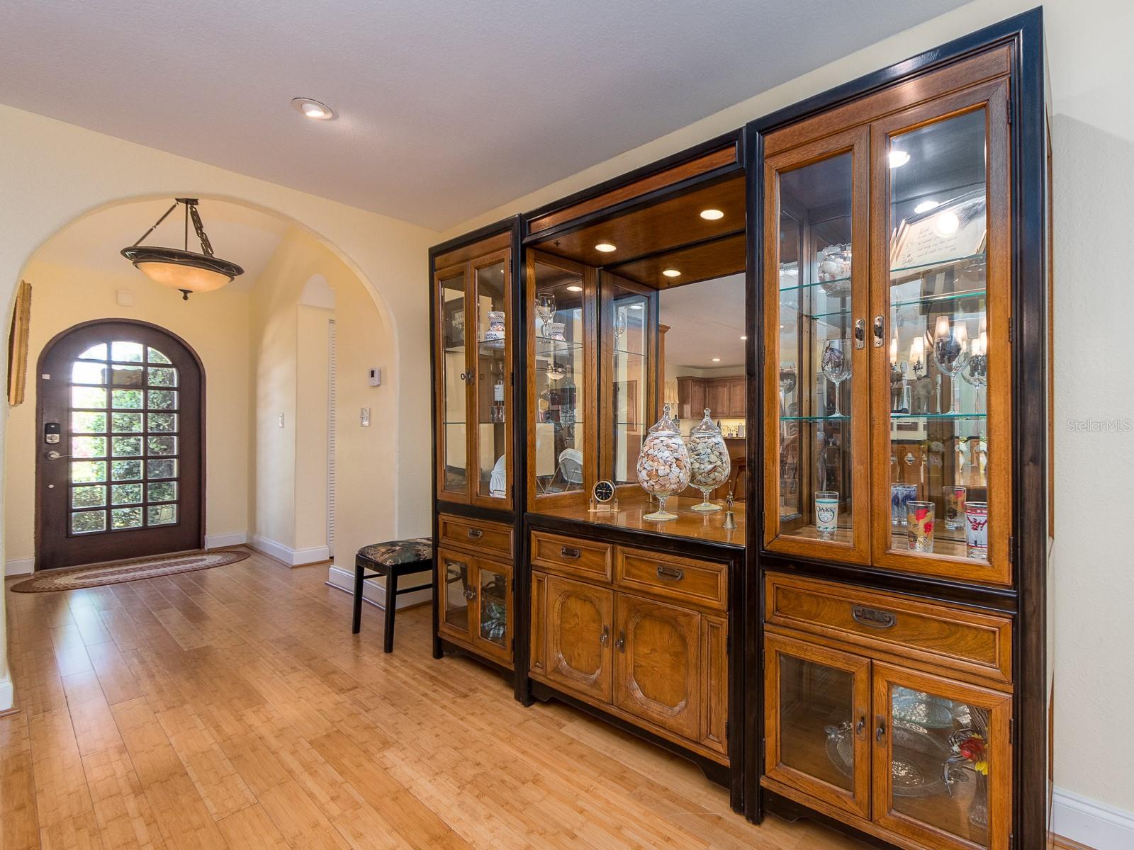 1140 81ST ST S, ST PETERSBURG, FL, 33707