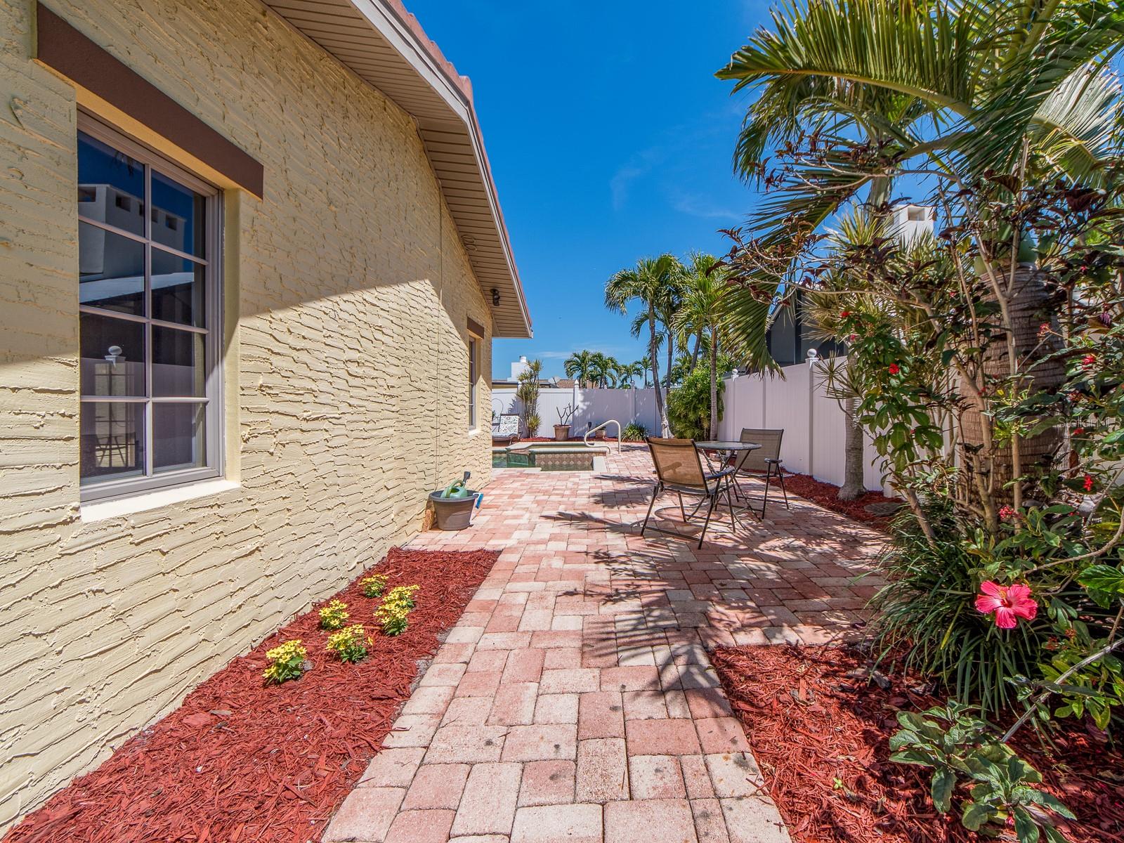 1140 81ST ST S, ST PETERSBURG, FL, 33707