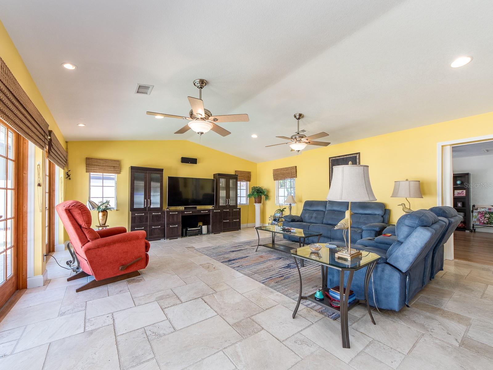 1140 81ST ST S, ST PETERSBURG, FL, 33707