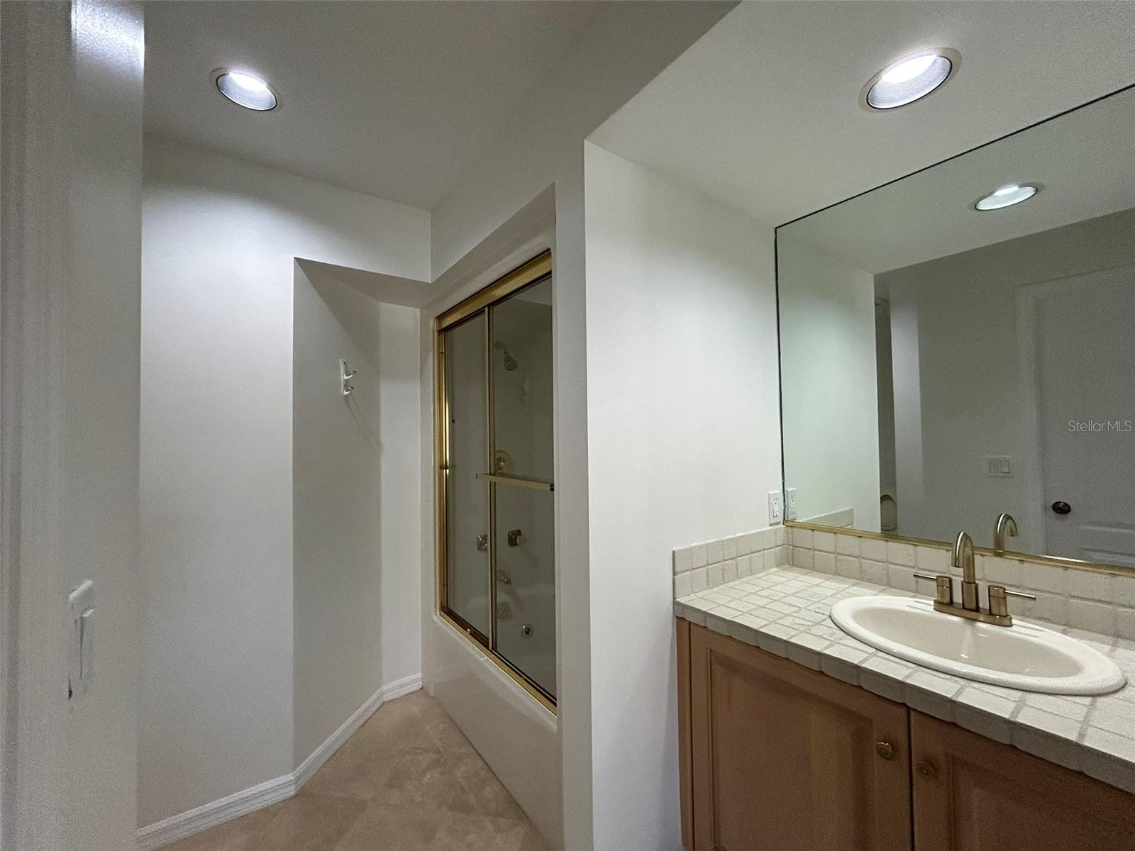 3605 54TH DR W #204, BRADENTON, FL, 34210