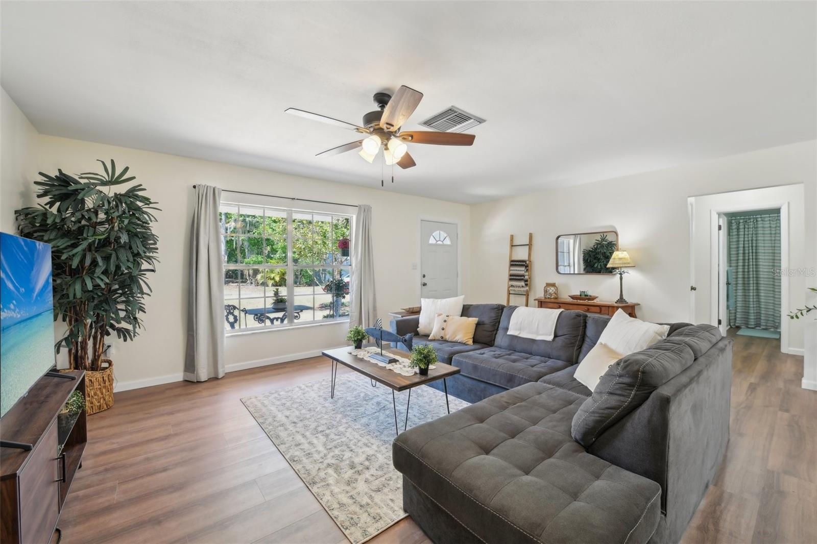 1125 HILLCREST CT, EUSTIS, FL, 32726