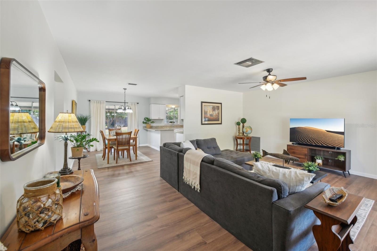 1125 HILLCREST CT, EUSTIS, FL, 32726