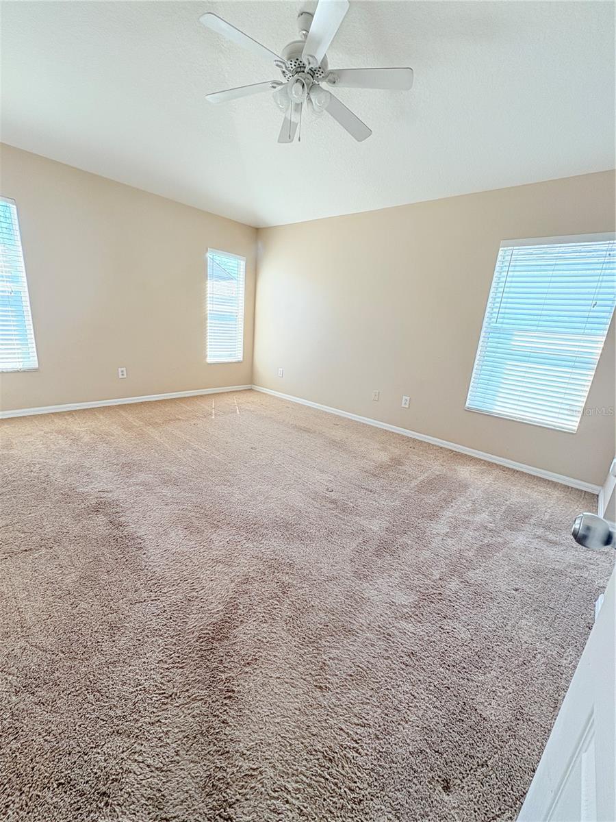 8523 CANTERBURY LAKE BLVD, TAMPA, FL, 33619