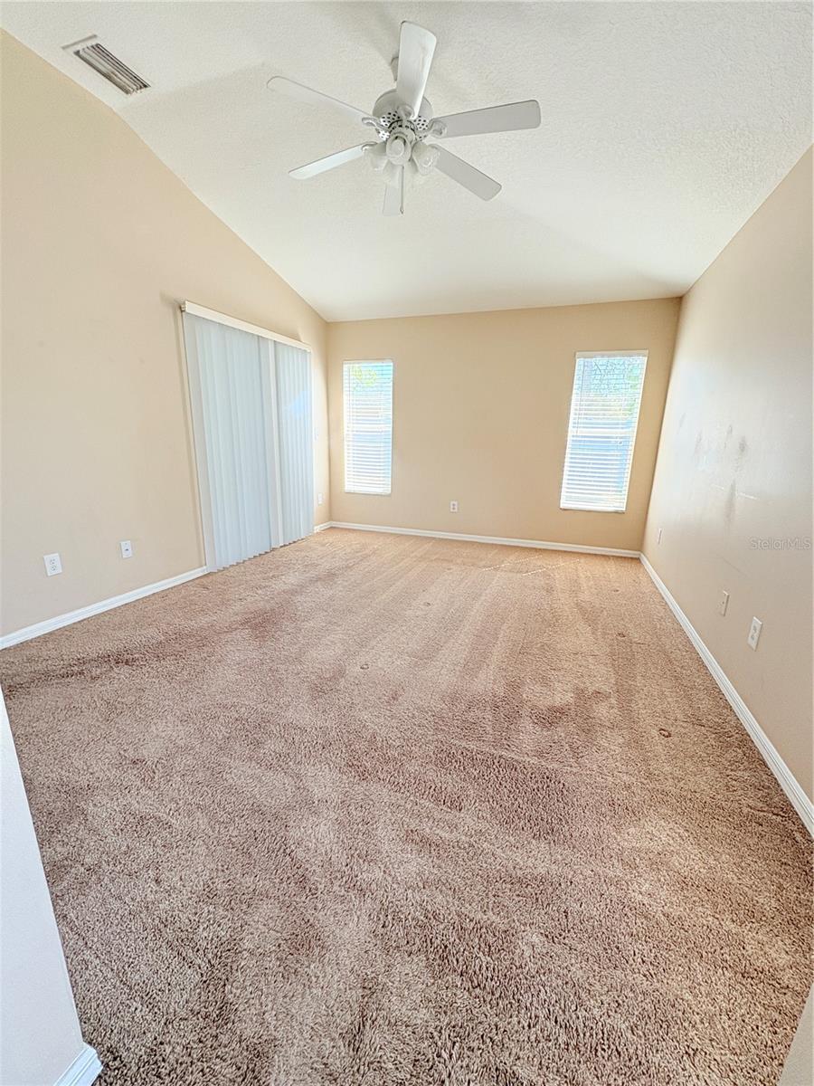8523 CANTERBURY LAKE BLVD, TAMPA, FL, 33619