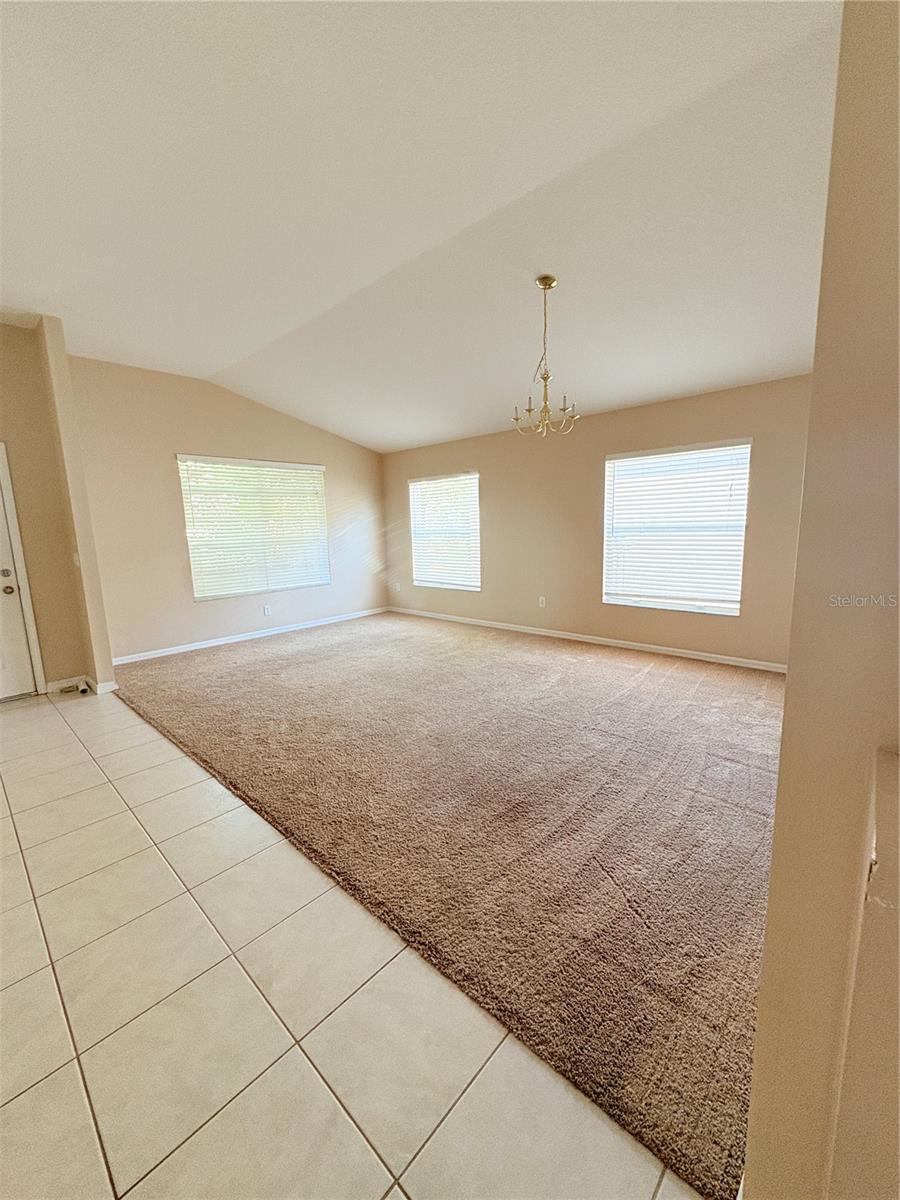 8523 CANTERBURY LAKE BLVD, TAMPA, FL, 33619