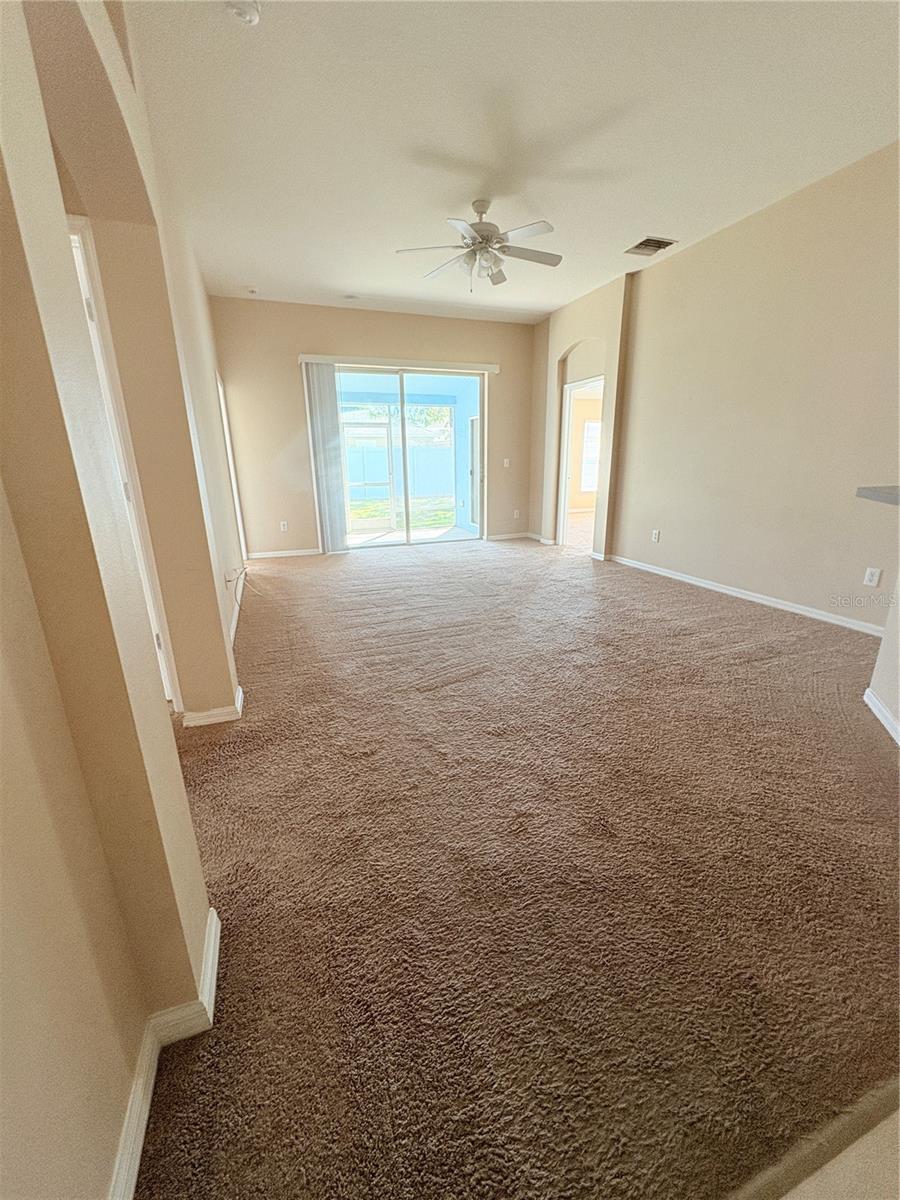 8523 CANTERBURY LAKE BLVD, TAMPA, FL, 33619