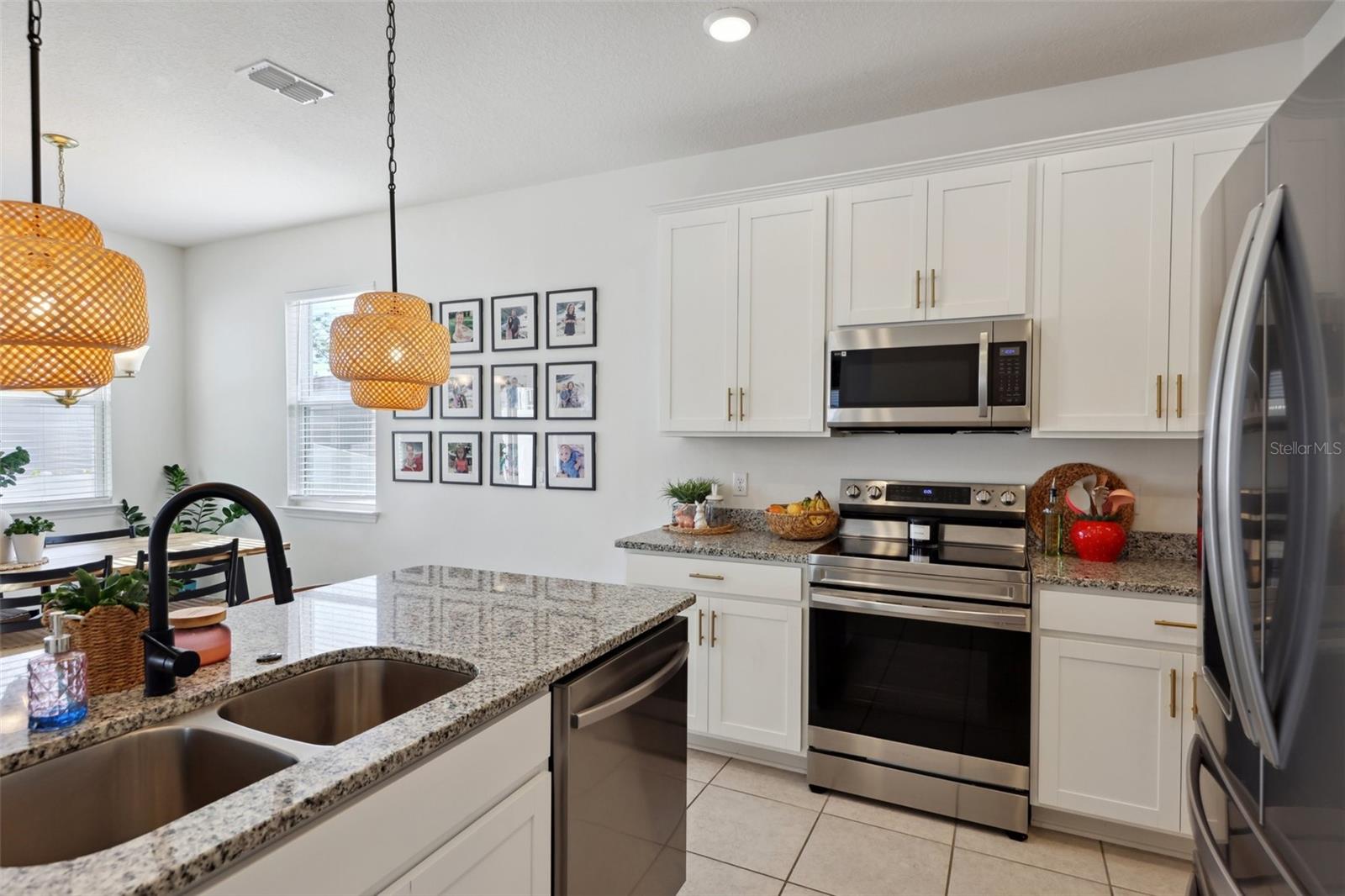 2558 SHAMROCK ST, TAVARES, FL, 32778