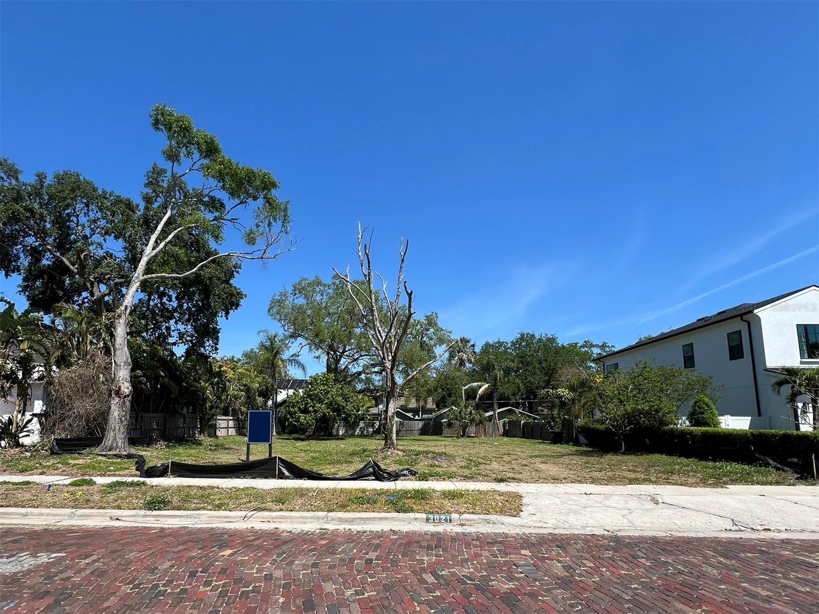 3021 W LAWN AVE, TAMPA, FL, 33611