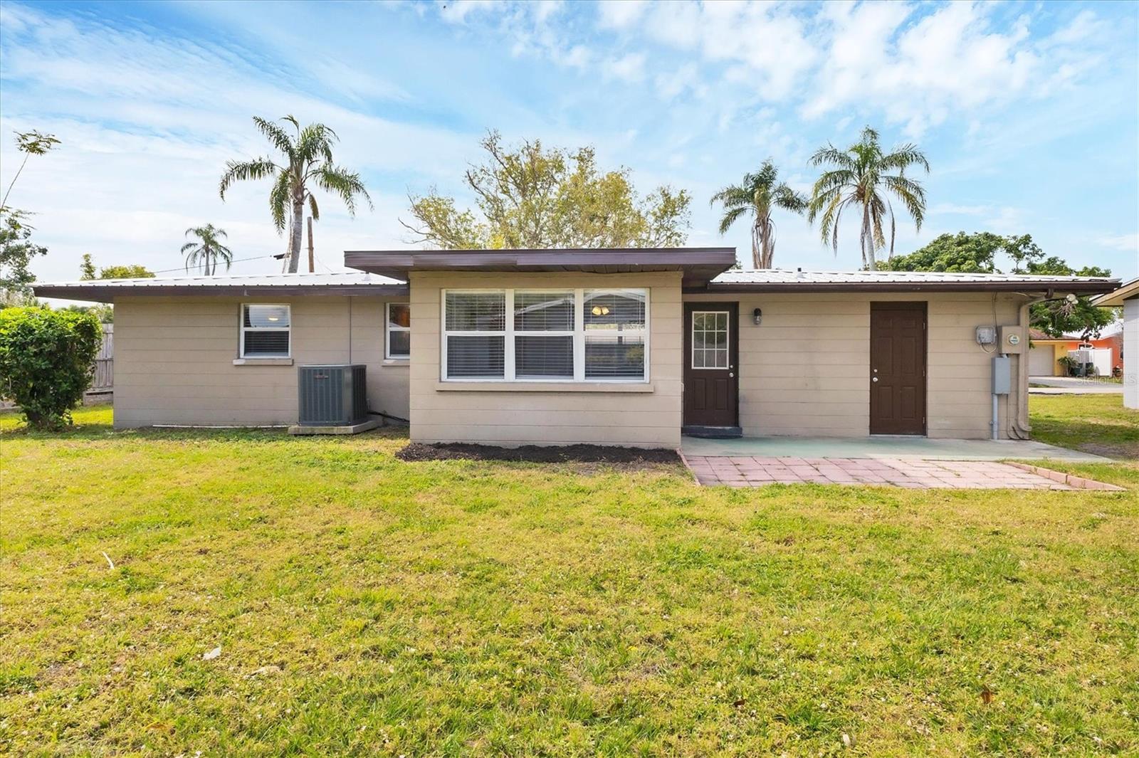 2105 LEE LANE, SARASOTA, FL, 34231