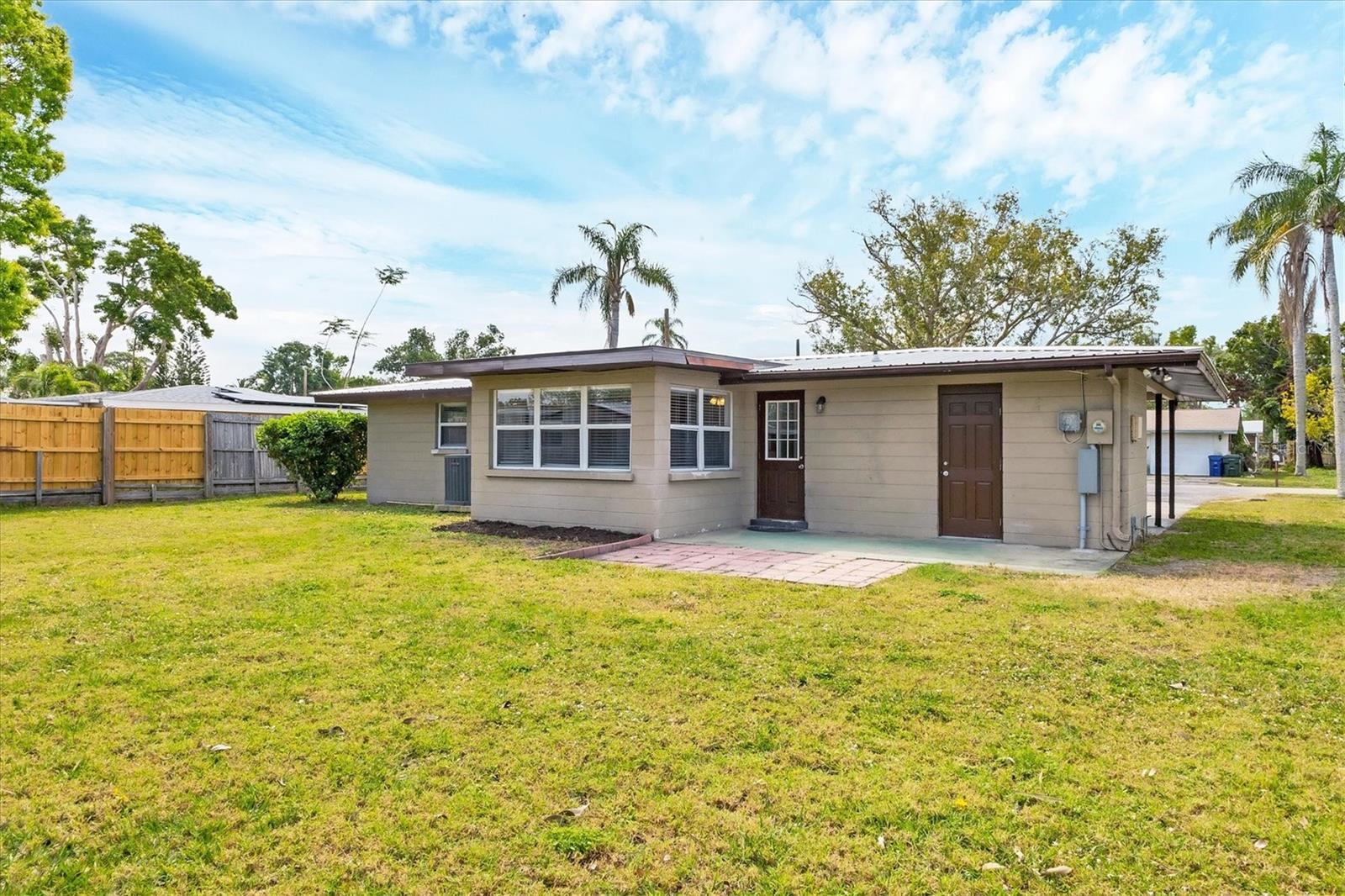 2105 LEE LANE, SARASOTA, FL, 34231