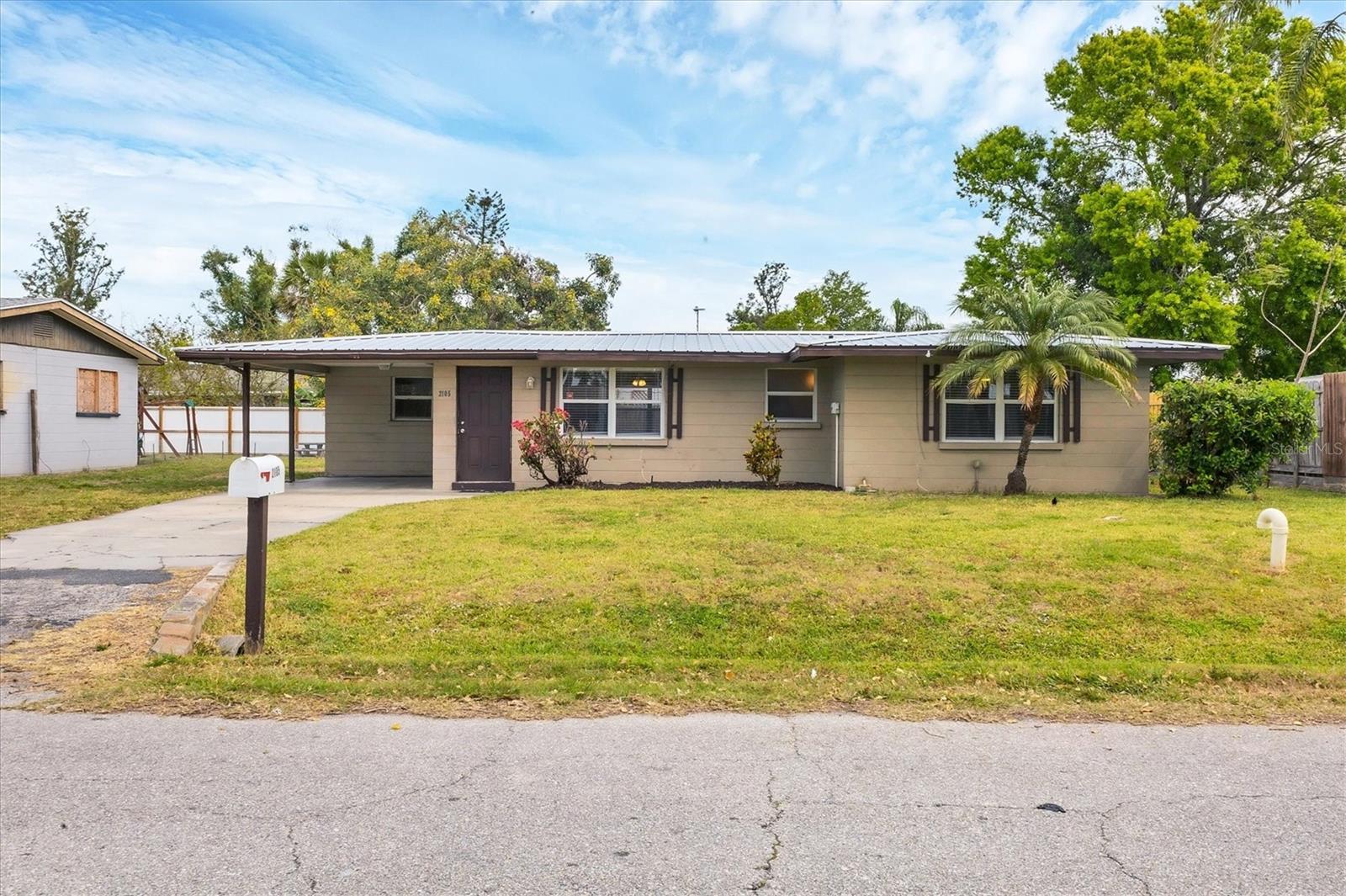 2105 LEE LANE, SARASOTA, FL, 34231
