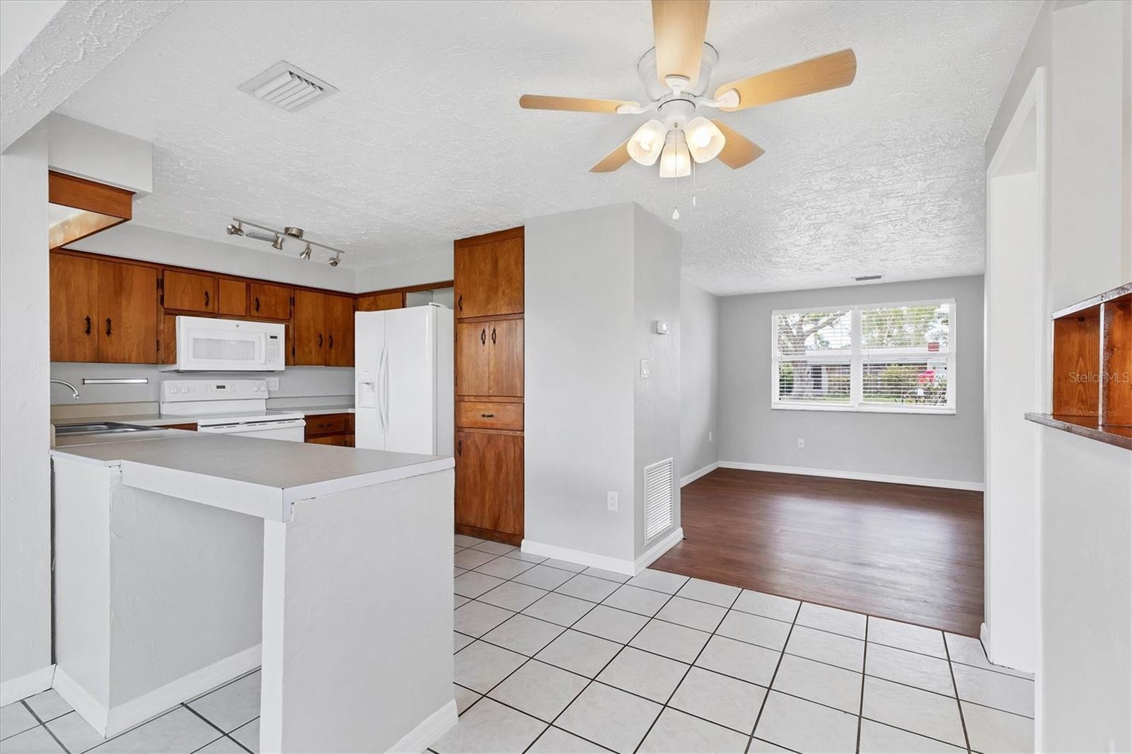 2105 LEE LANE, SARASOTA, FL, 34231