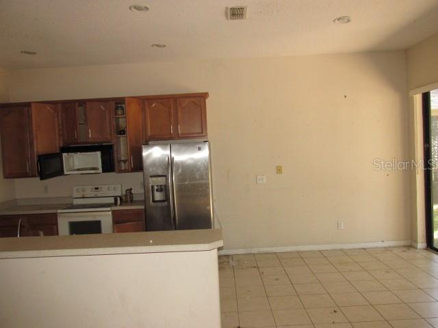 563 LAKE DAVENPORT CIR, DAVENPORT, FL, 33837