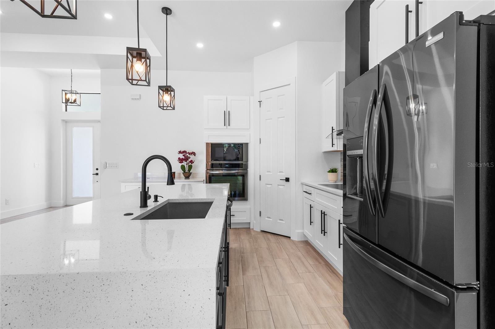 2032 NE 20TH TER, CAPE CORAL, FL, 33909