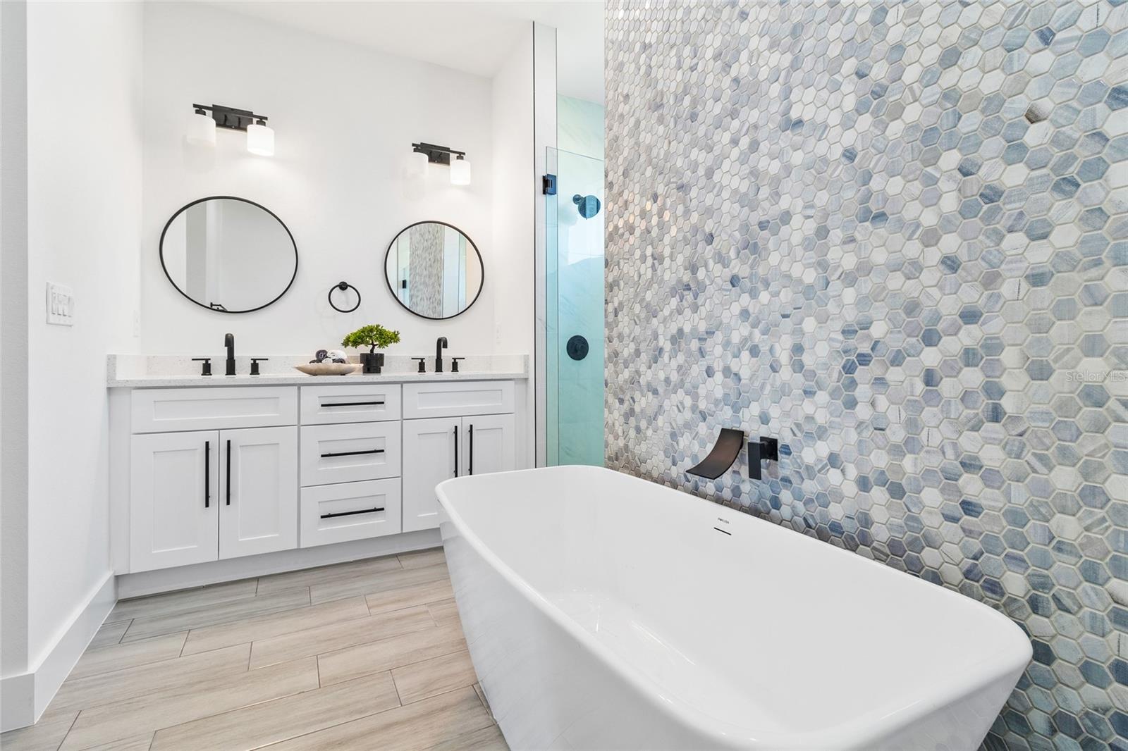 2032 NE 20TH TER, CAPE CORAL, FL, 33909