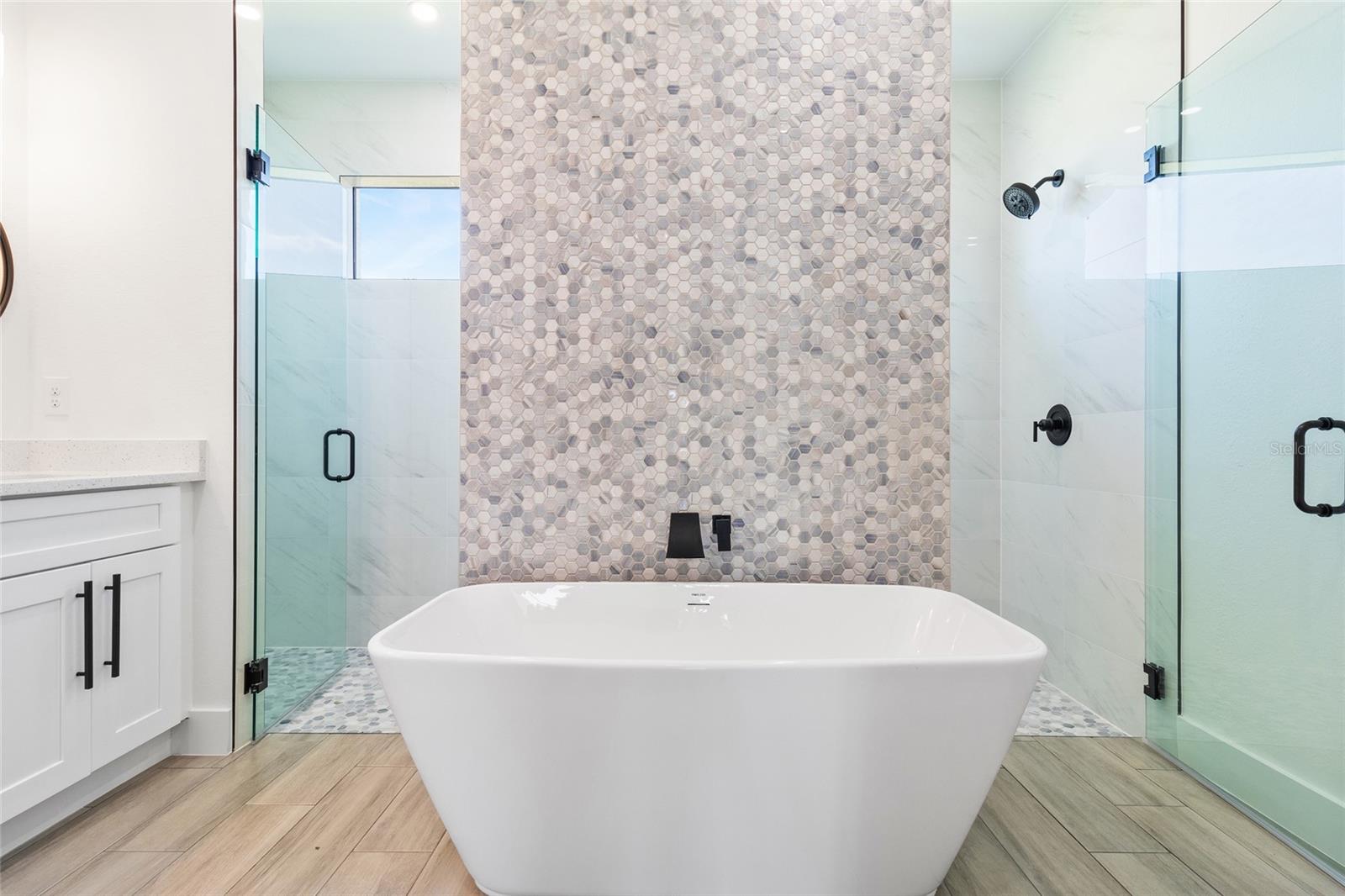 2032 NE 20TH TER, CAPE CORAL, FL, 33909