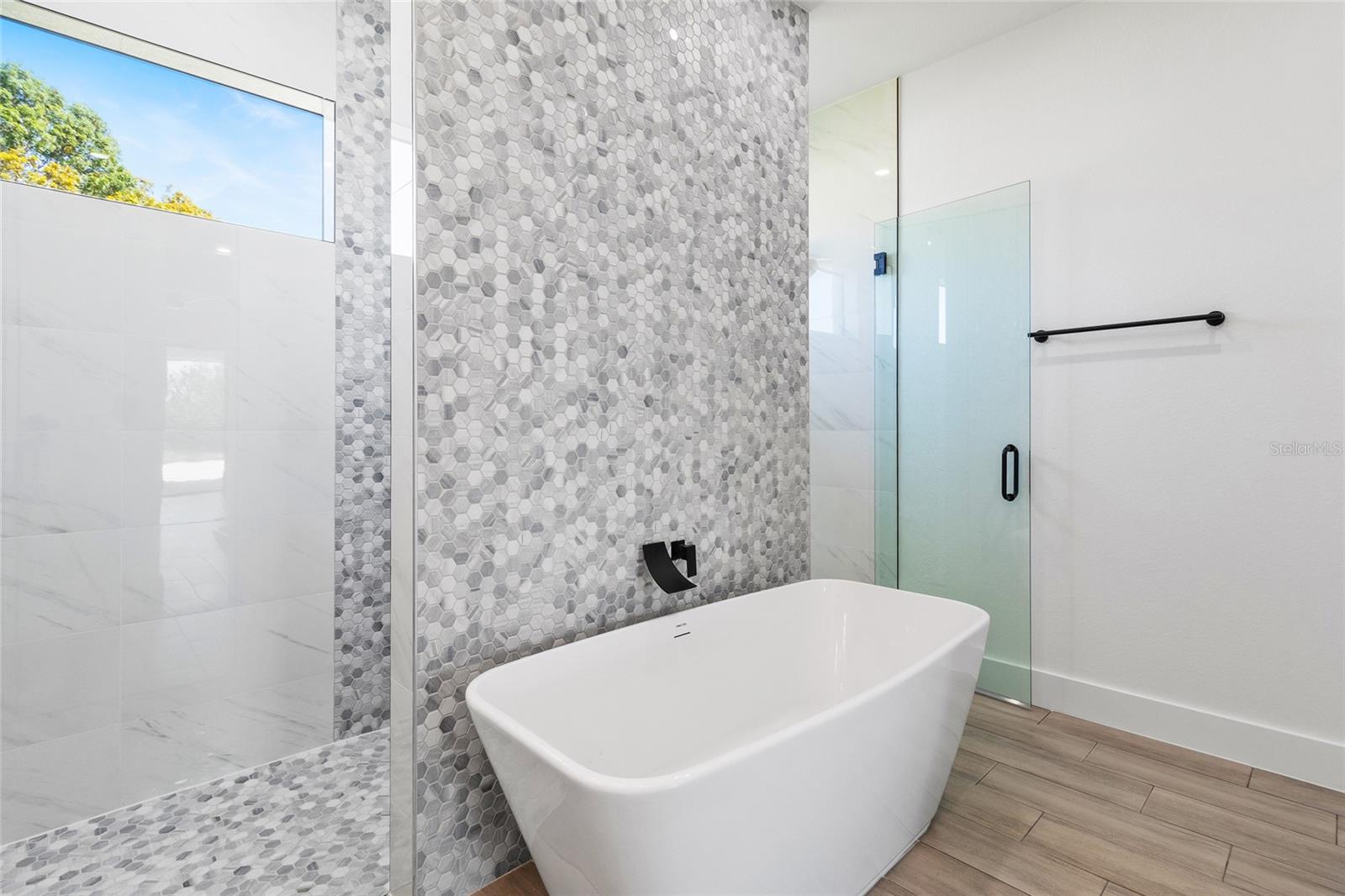 2032 NE 20TH TER, CAPE CORAL, FL, 33909