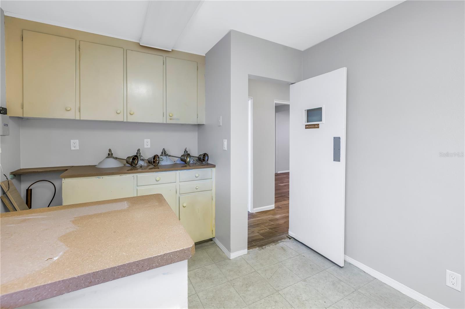 6017 DR MARTIN LUTHER KING JR ST N #J, ST PETERSBURG, FL, 33703