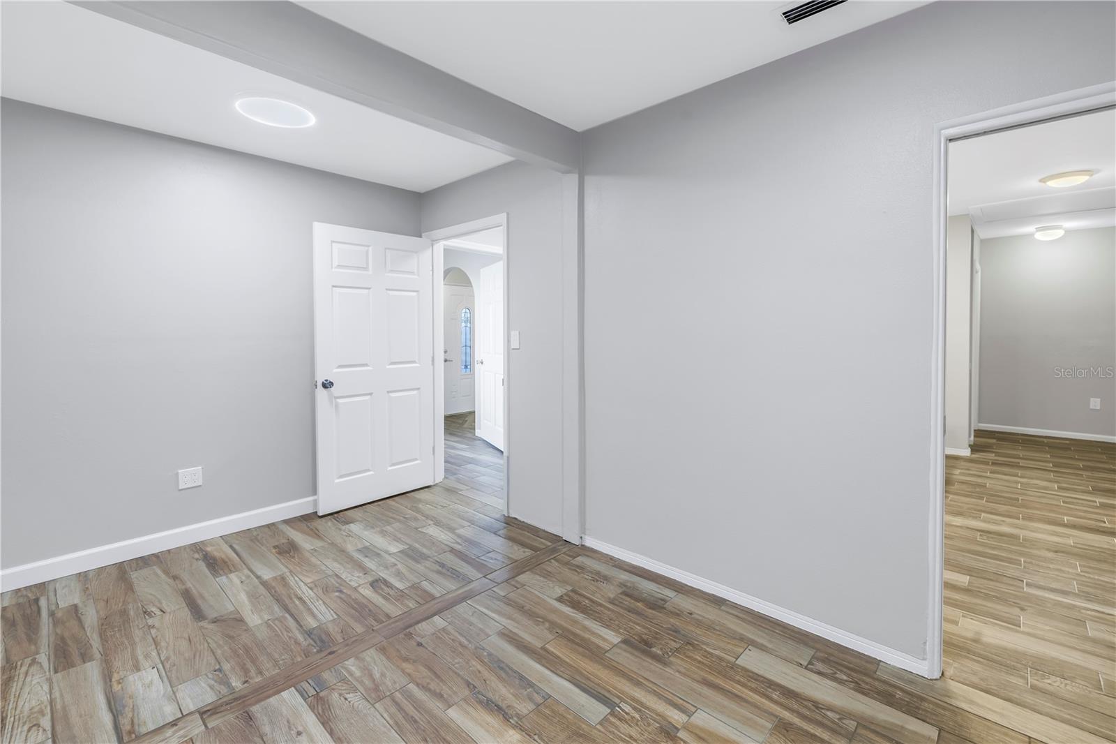 6017 DR MARTIN LUTHER KING JR ST N #J, ST PETERSBURG, FL, 33703